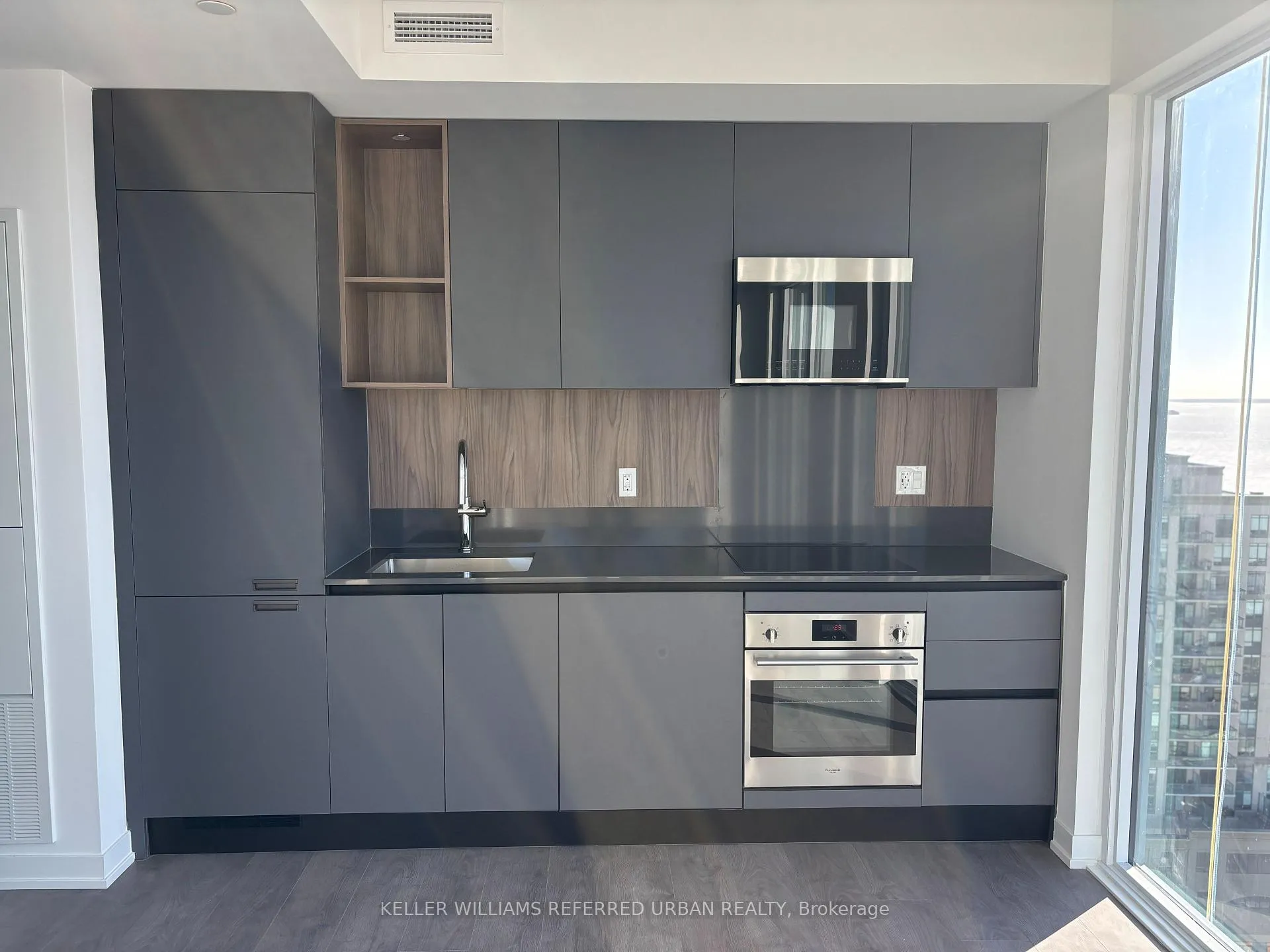 Photo 13 of Unit 1611, 39 Mary Street, Barrie, City Centre — HOMEH