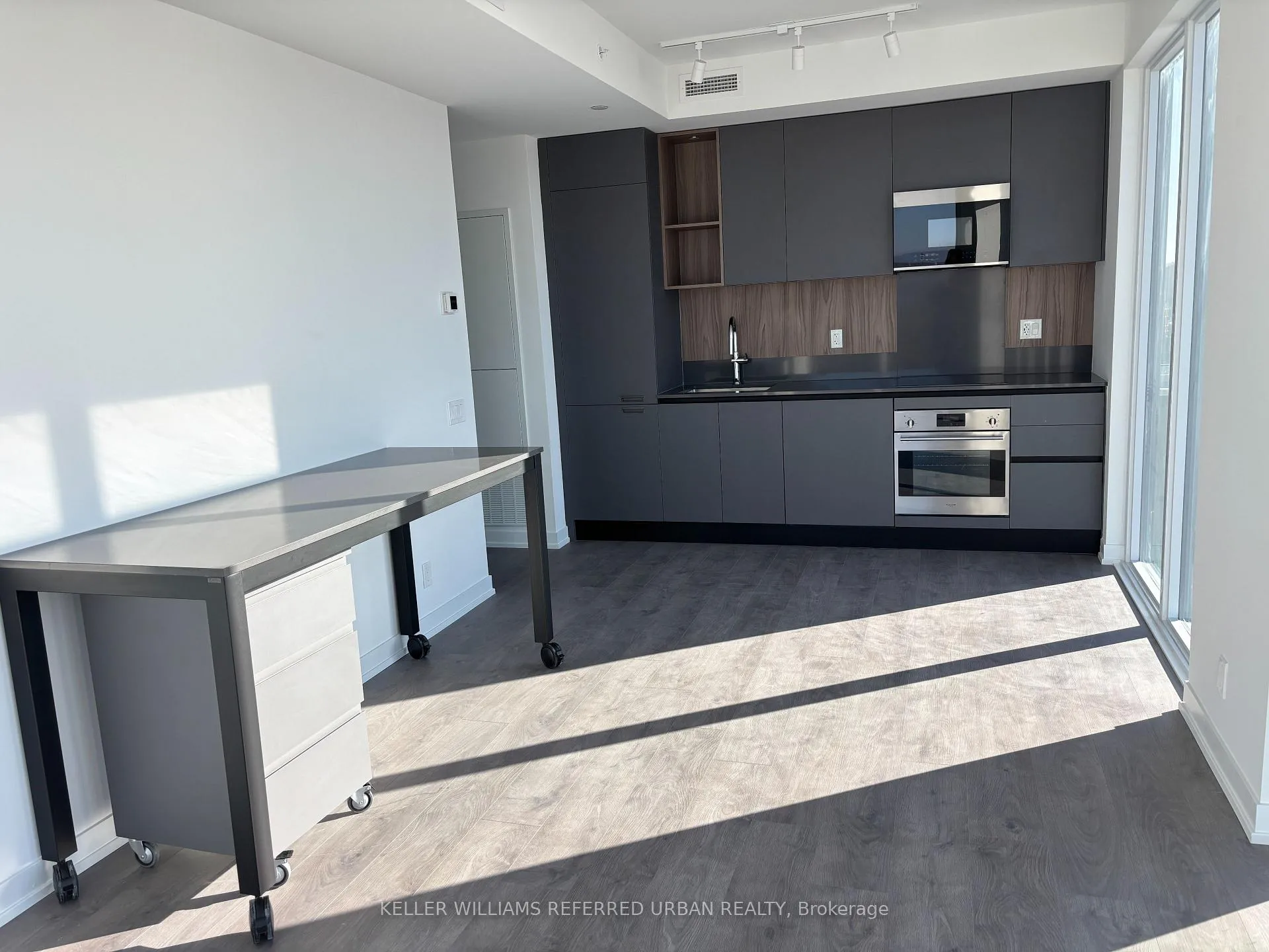 Photo 14 of Unit 1611, 39 Mary Street, Barrie, City Centre — HOMEH