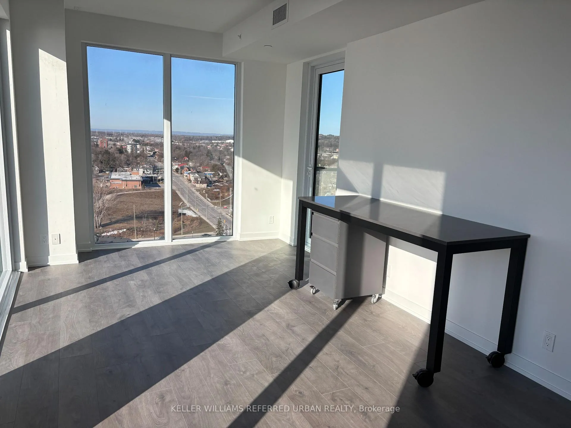 Photo 15 of Unit 1611, 39 Mary Street, Barrie, City Centre — HOMEH