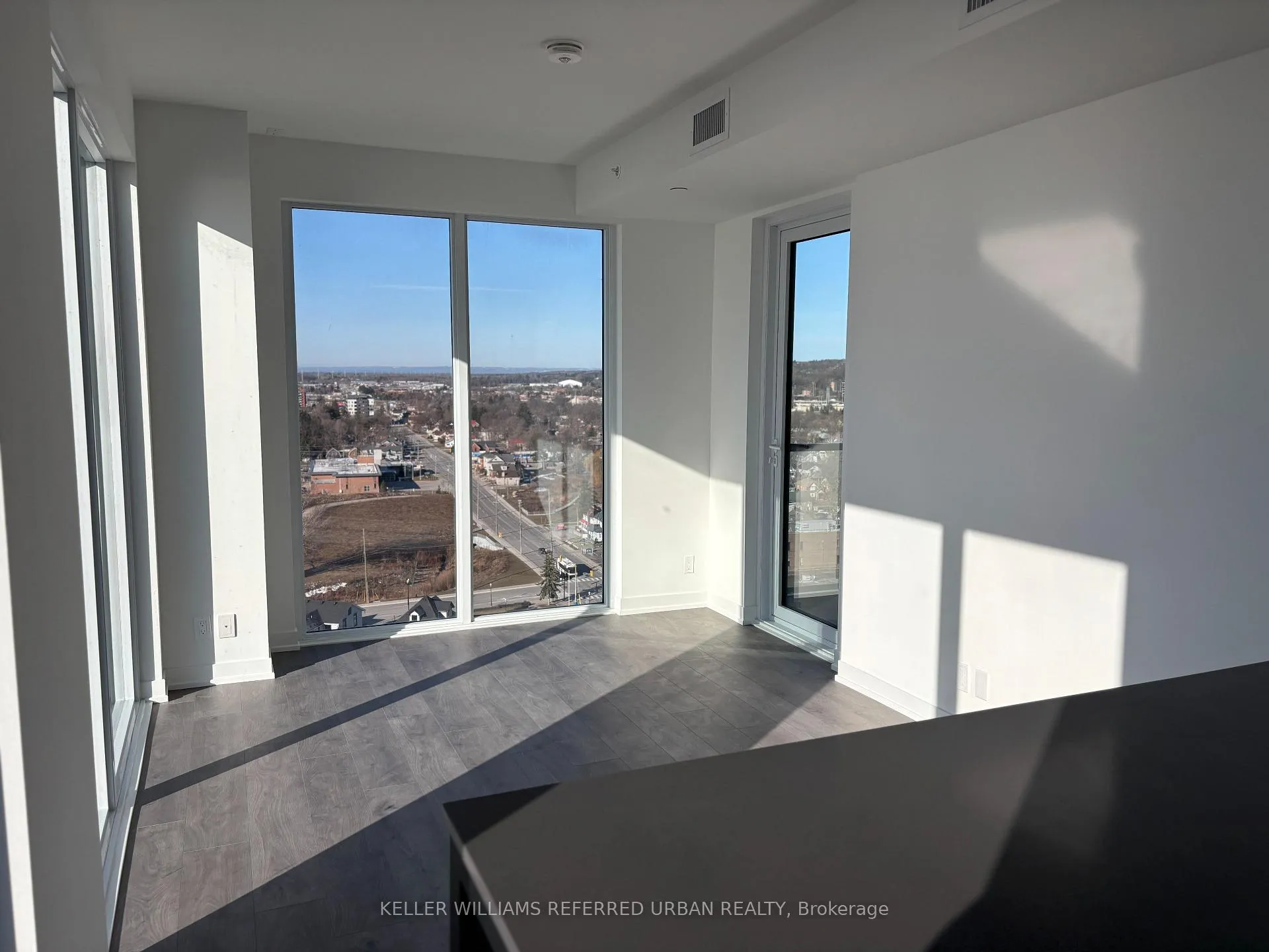 Photo 18 of Unit 1611, 39 Mary Street, Barrie, City Centre — HOMEH