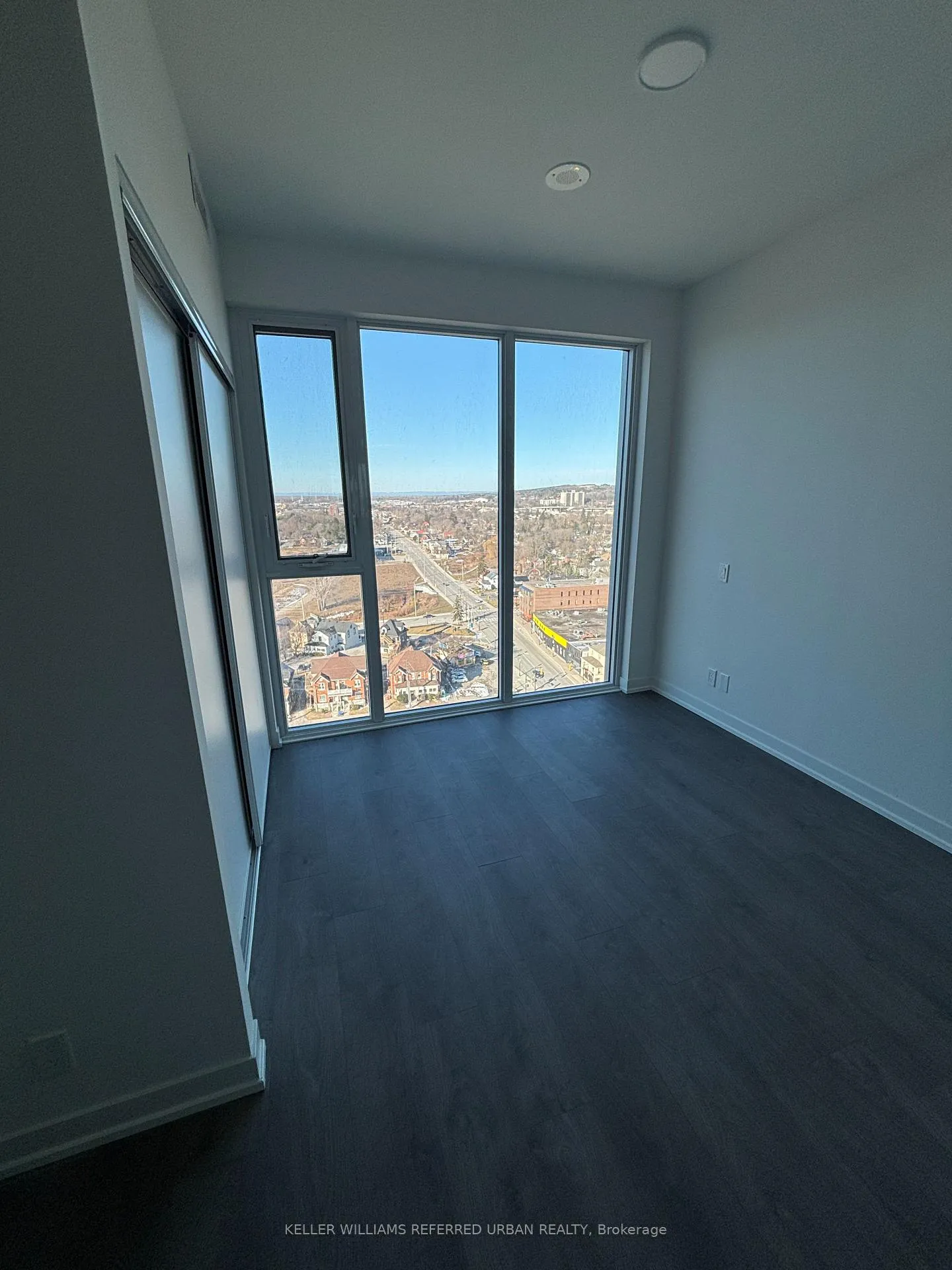 Photo 20 of Unit 1611, 39 Mary Street, Barrie, City Centre — HOMEH