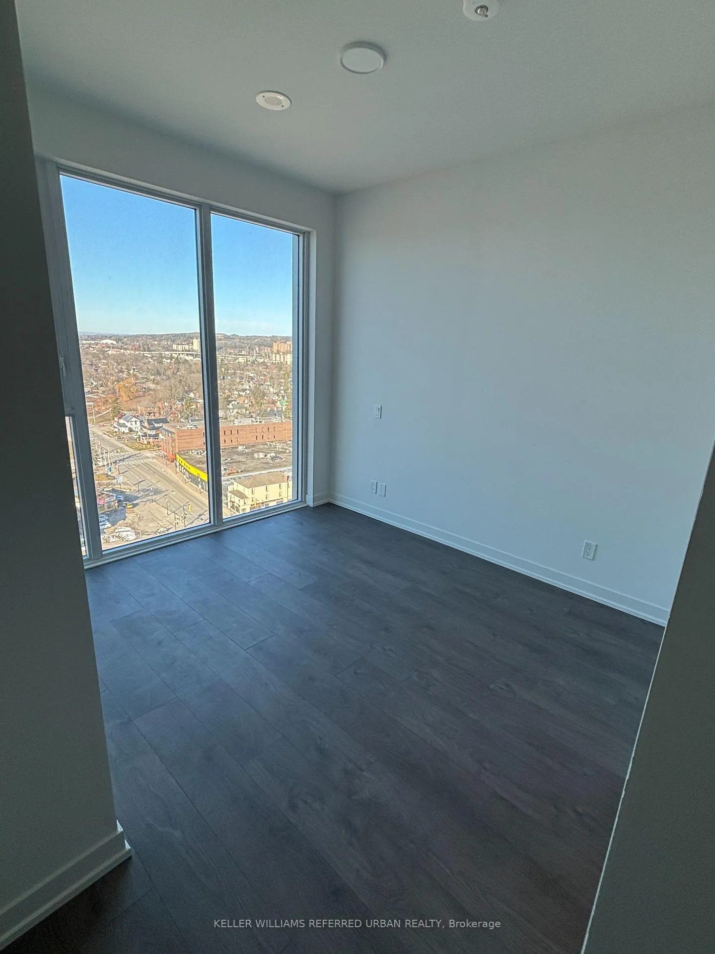Photo 22 of Unit 1611, 39 Mary Street, Barrie, City Centre — HOMEH