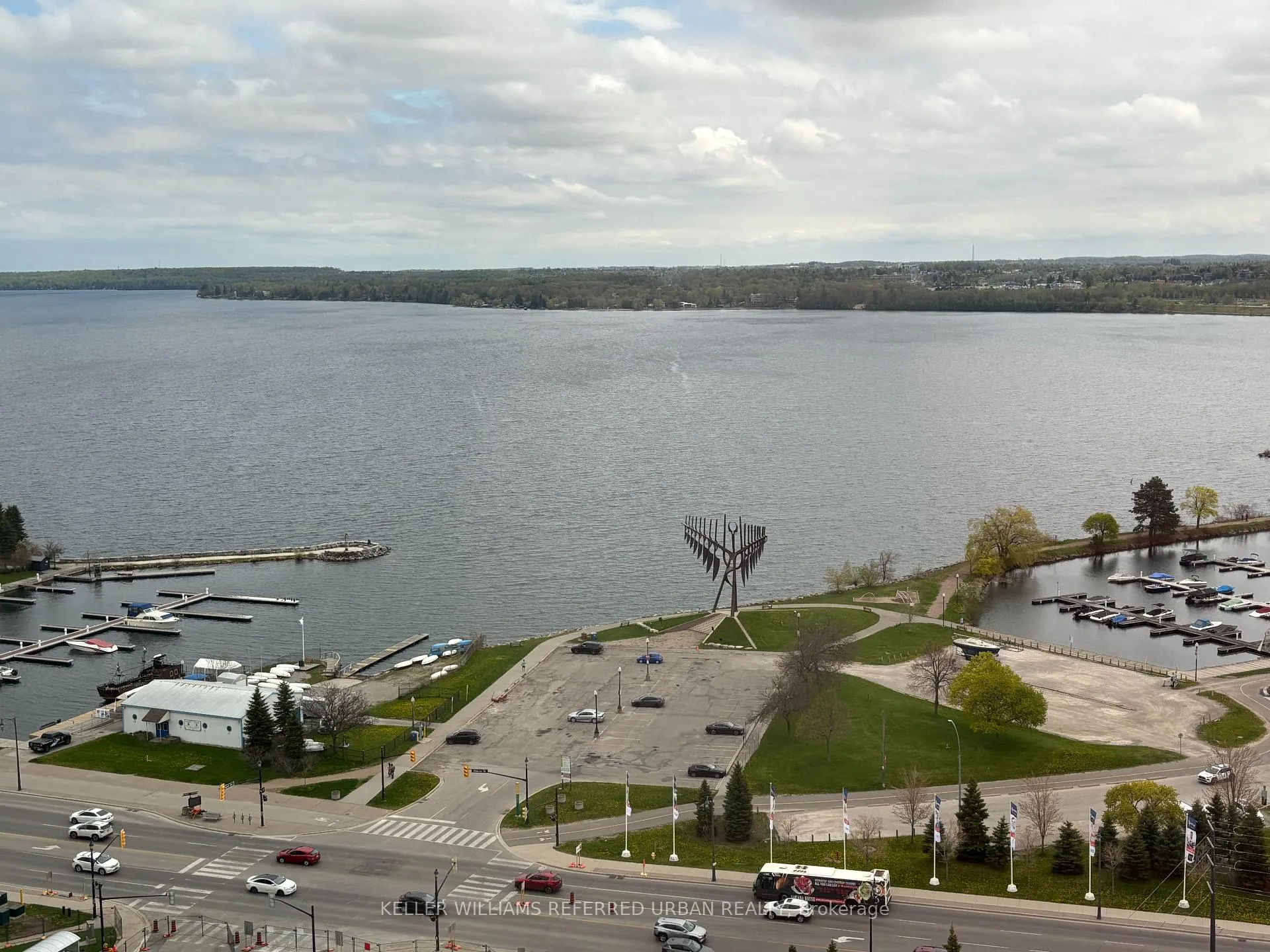 Photo 31 of Unit 1611, 39 Mary Street, Barrie, City Centre — HOMEH