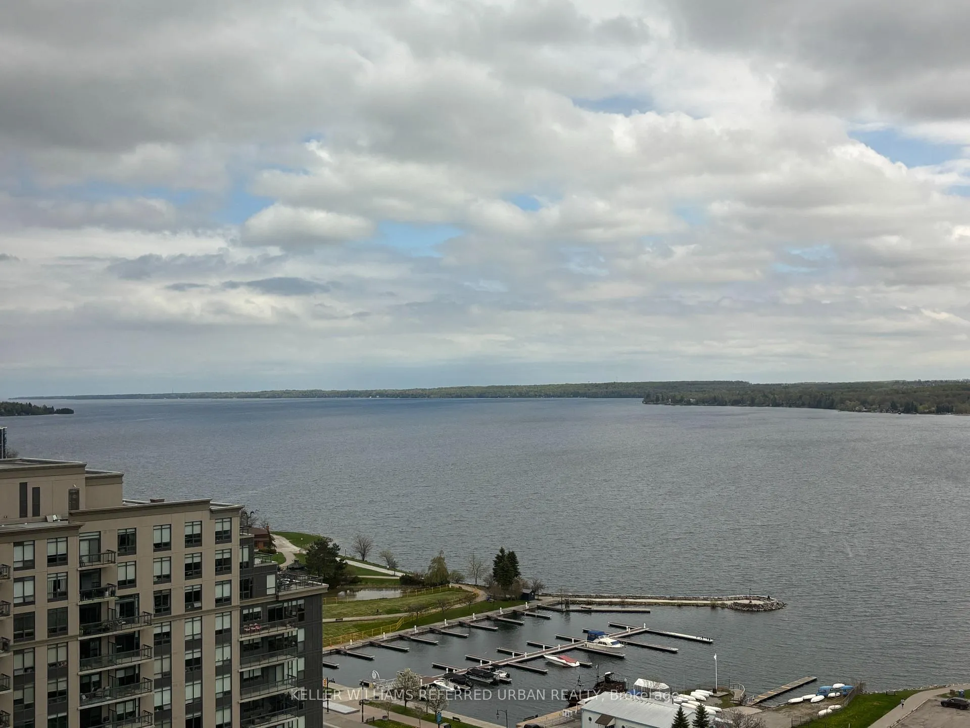 Photo 32 of Unit 1611, 39 Mary Street, Barrie, City Centre — HOMEH