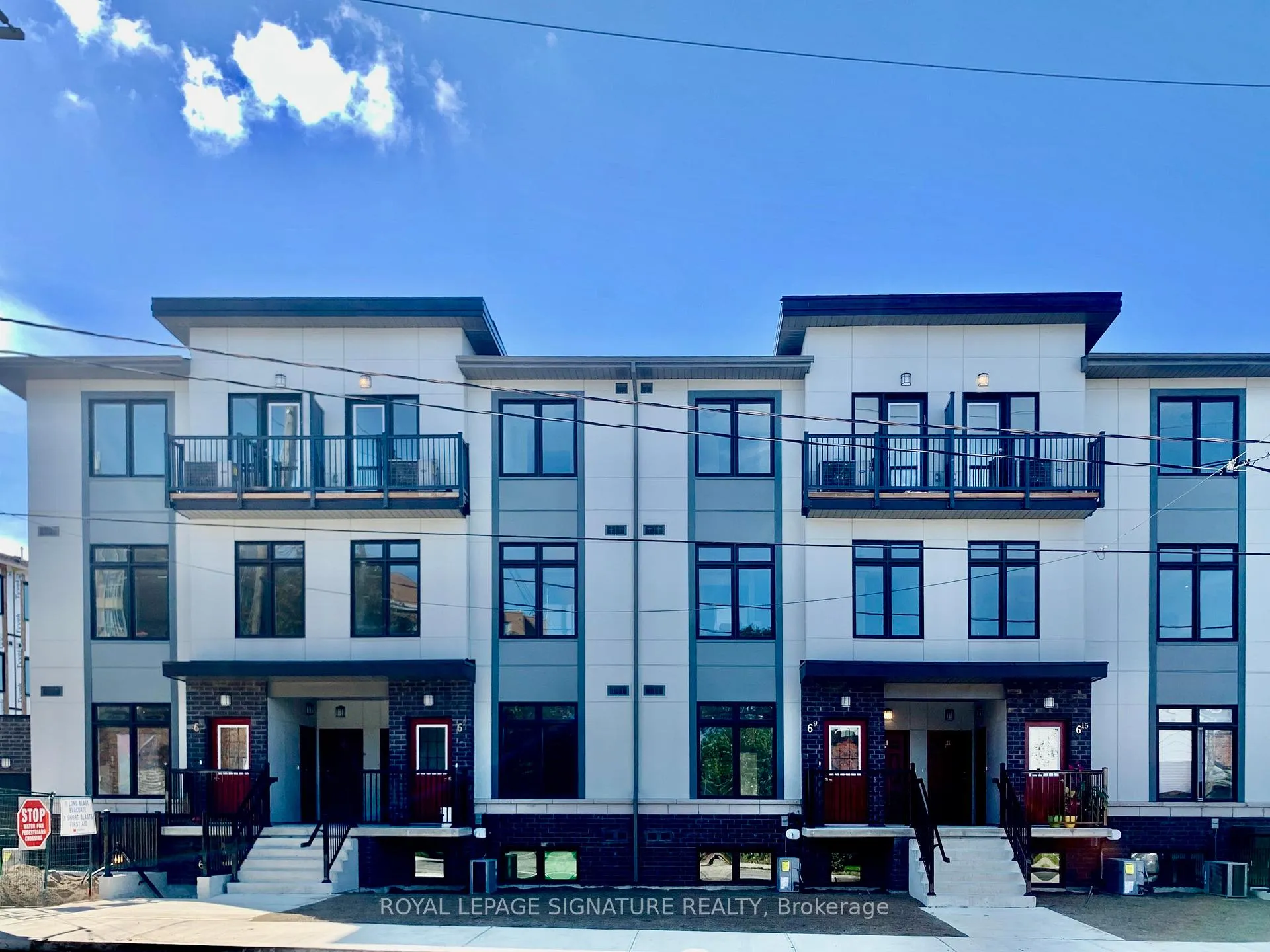 Front of Unit 16, 6 Bicknell Avenue