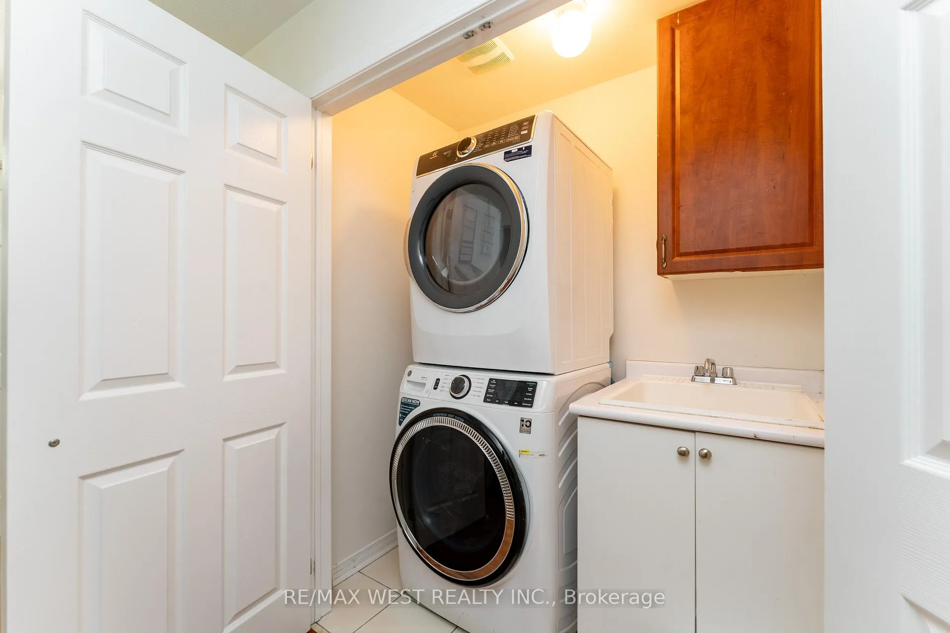 Photo 33 of 76 Yellow Avens Boulevard, Brampton, Sandringham-Wellington — HOMEH