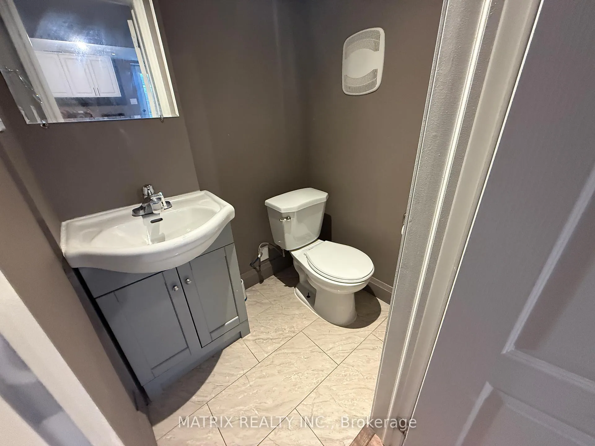 Photo 10 of 1707 Esterbrook Drive, Oshawa, Taunton — HOMEH