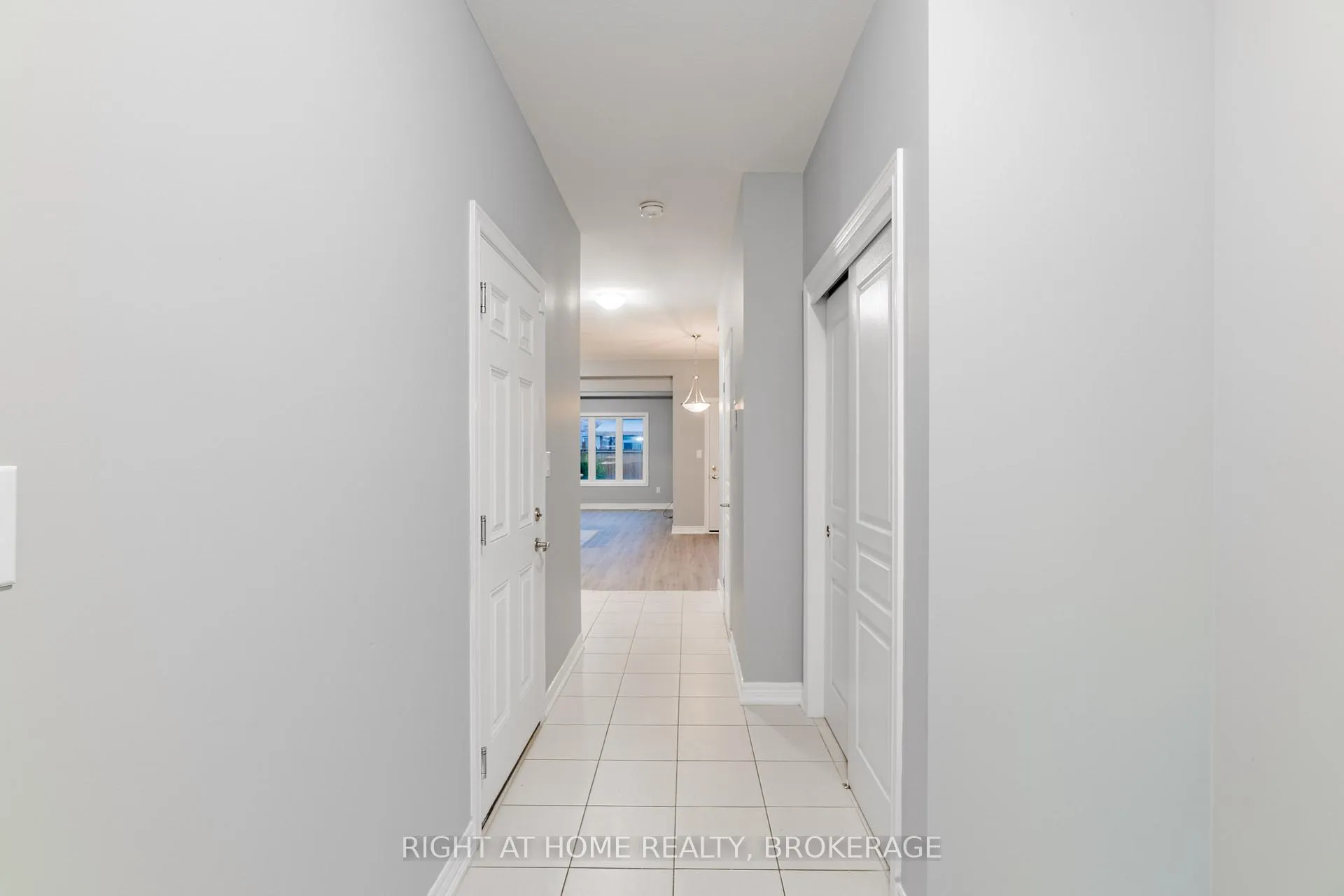 Photo 3 of 9513 Tallgrass Avenue, Niagara Falls, Lyons Creek — HOMEH