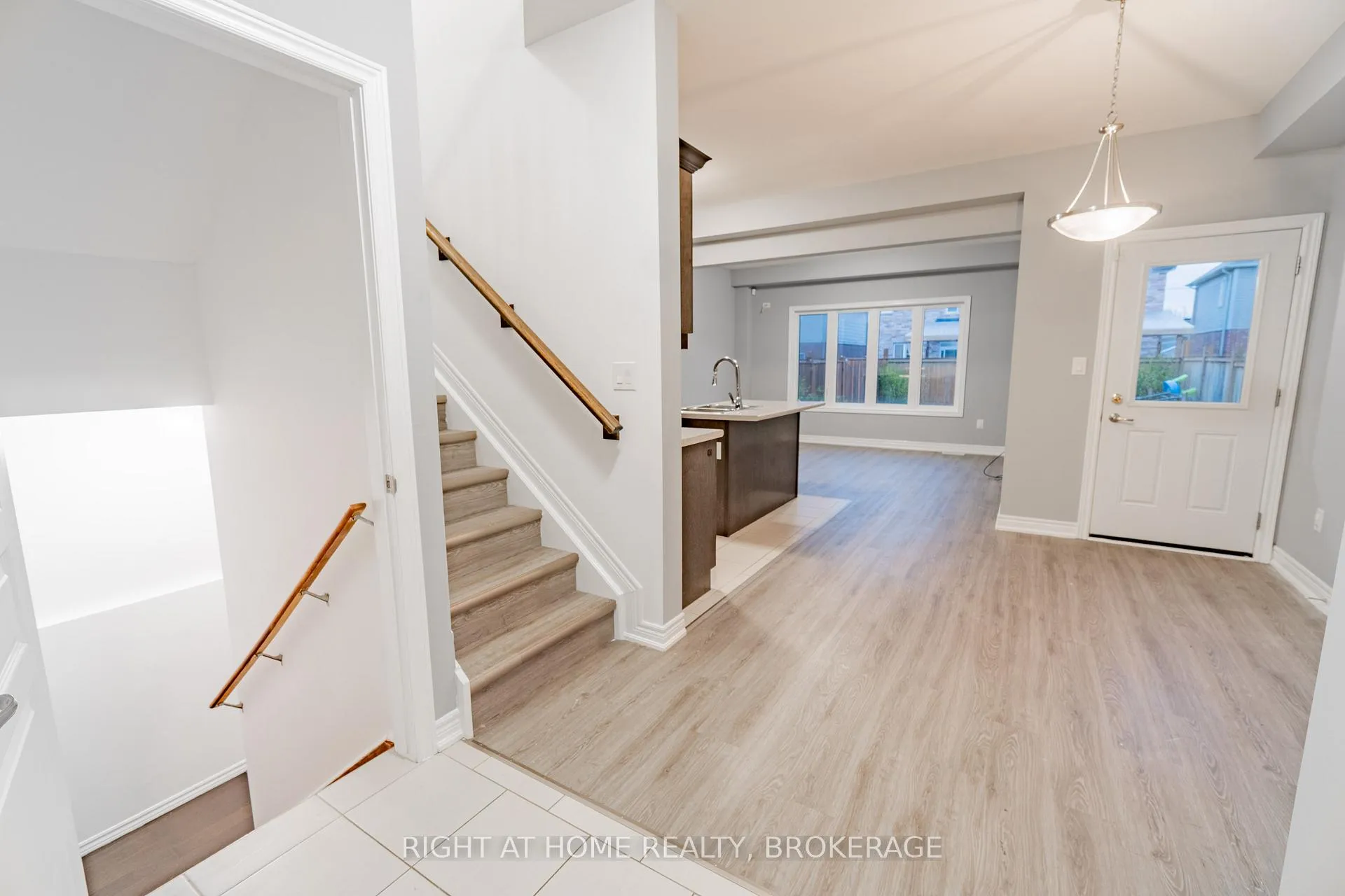 Photo 4 of 9513 Tallgrass Avenue, Niagara Falls, Lyons Creek — HOMEH