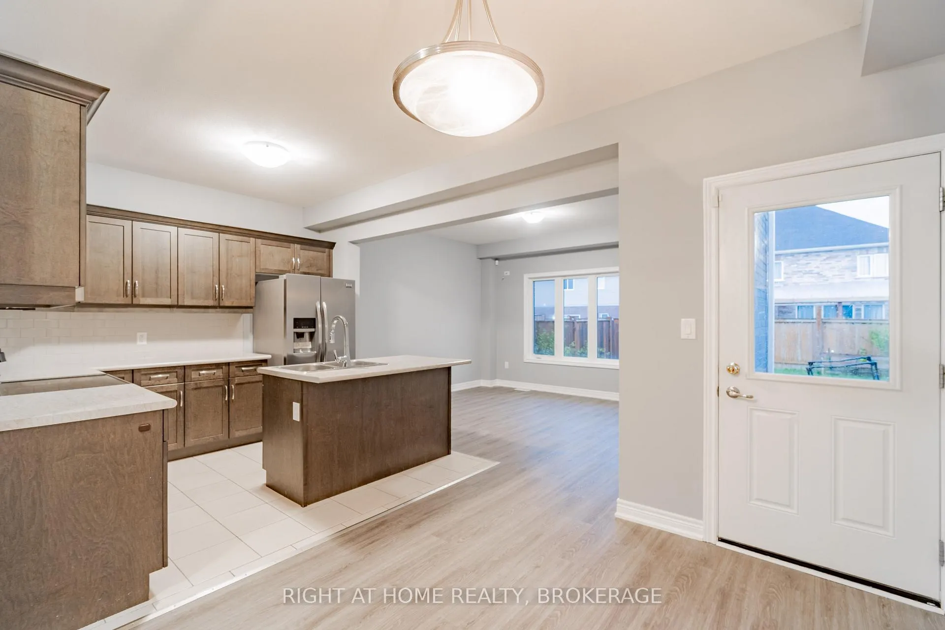 Photo 5 of 9513 Tallgrass Avenue, Niagara Falls, Lyons Creek — HOMEH