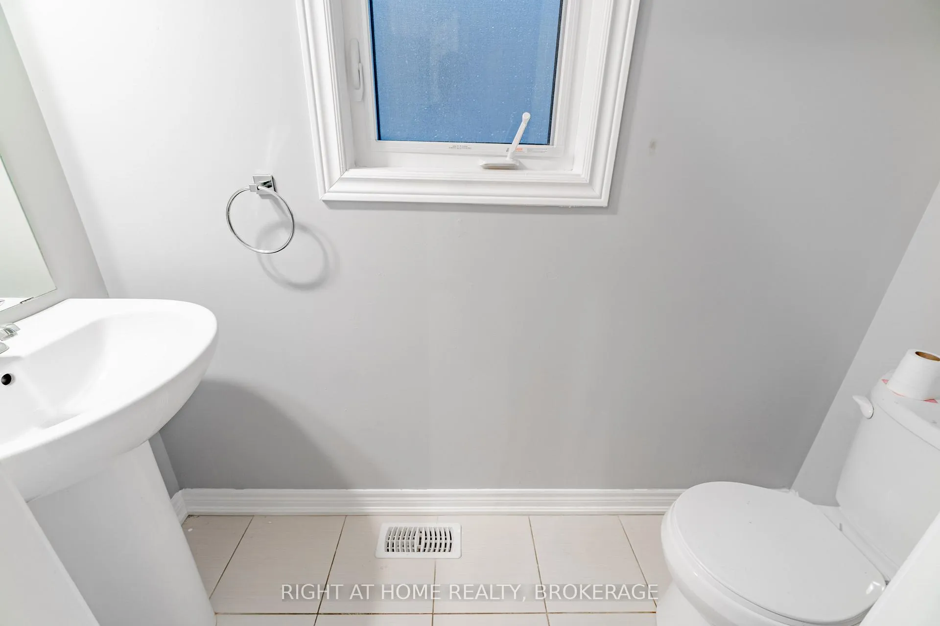 Photo 12 of 9513 Tallgrass Avenue, Niagara Falls, Lyons Creek — HOMEH