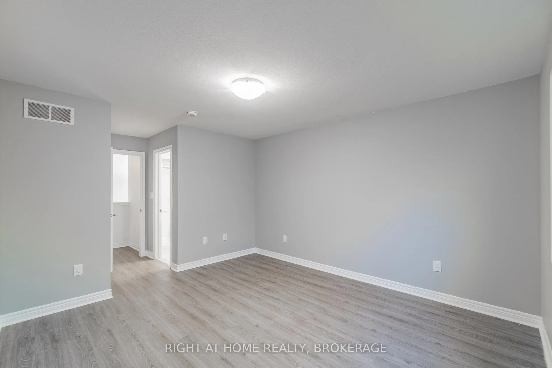 Photo 13 of 9513 Tallgrass Avenue, Niagara Falls, Lyons Creek — HOMEH