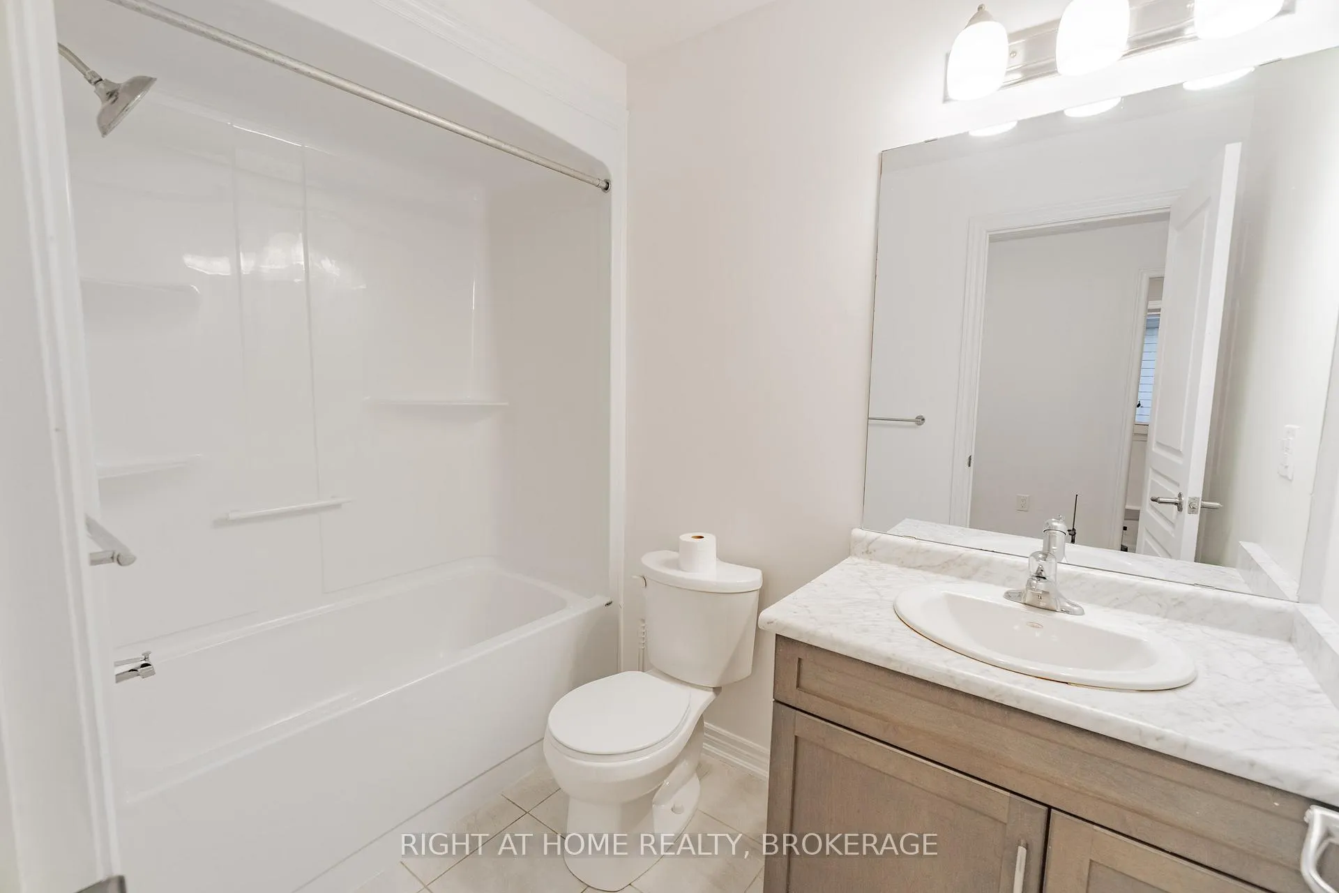 Photo 14 of 9513 Tallgrass Avenue, Niagara Falls, Lyons Creek — HOMEH