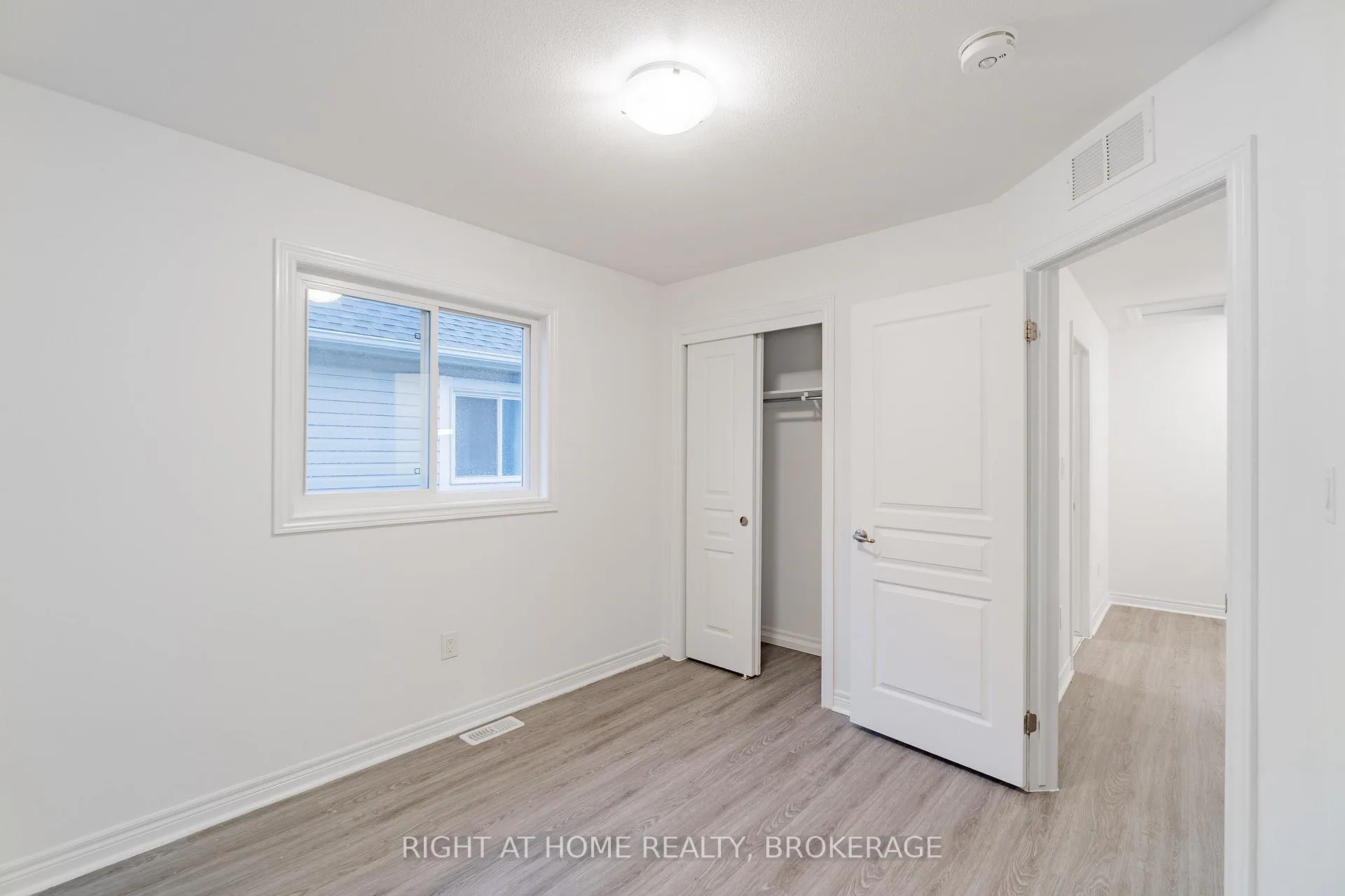 Photo 15 of 9513 Tallgrass Avenue, Niagara Falls, Lyons Creek — HOMEH