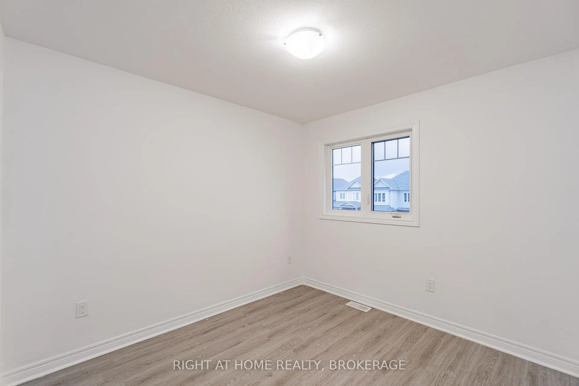 Photo 16 of 9513 Tallgrass Avenue, Niagara Falls, Lyons Creek — HOMEH