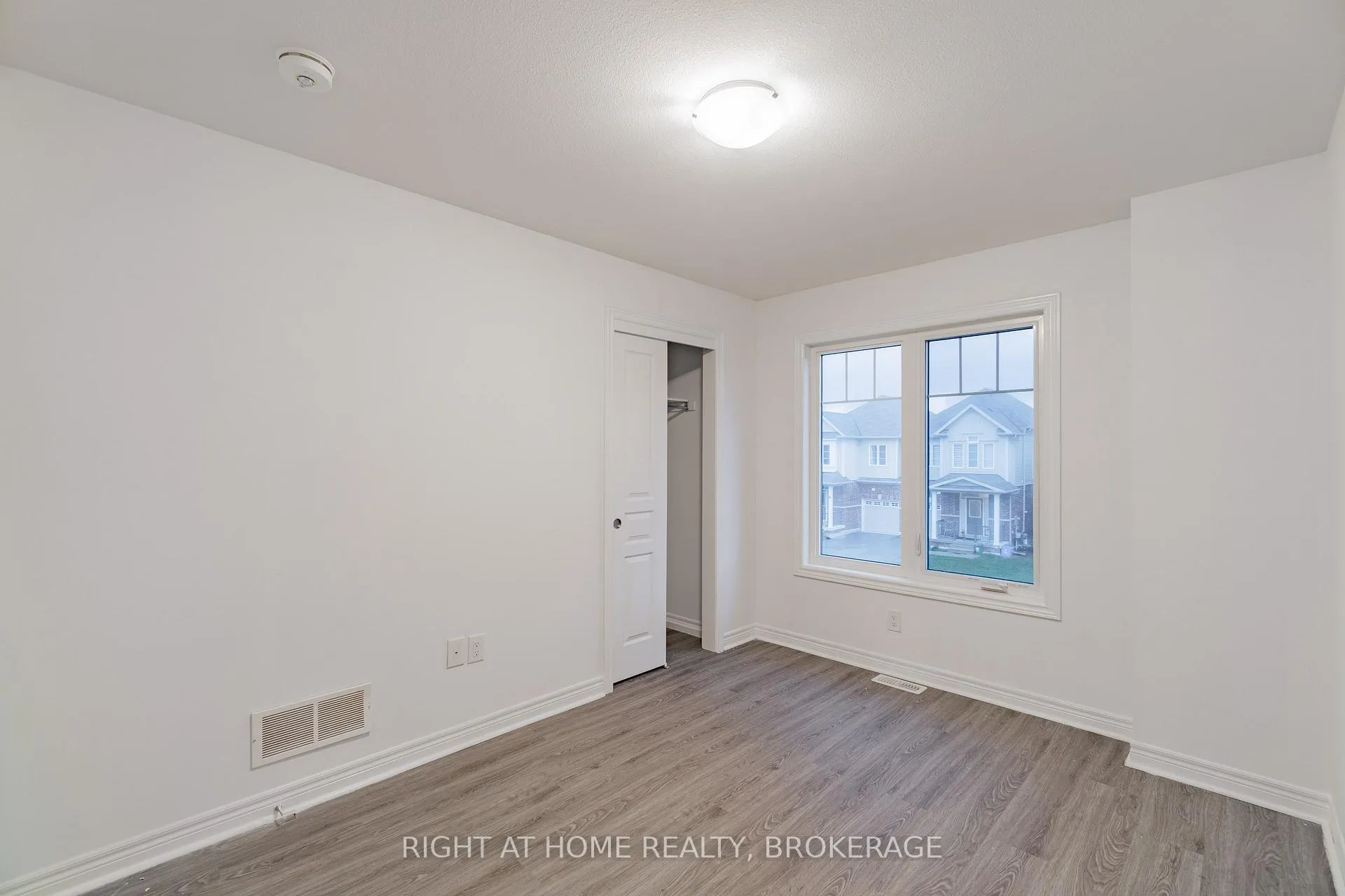 Photo 17 of 9513 Tallgrass Avenue, Niagara Falls, Lyons Creek — HOMEH