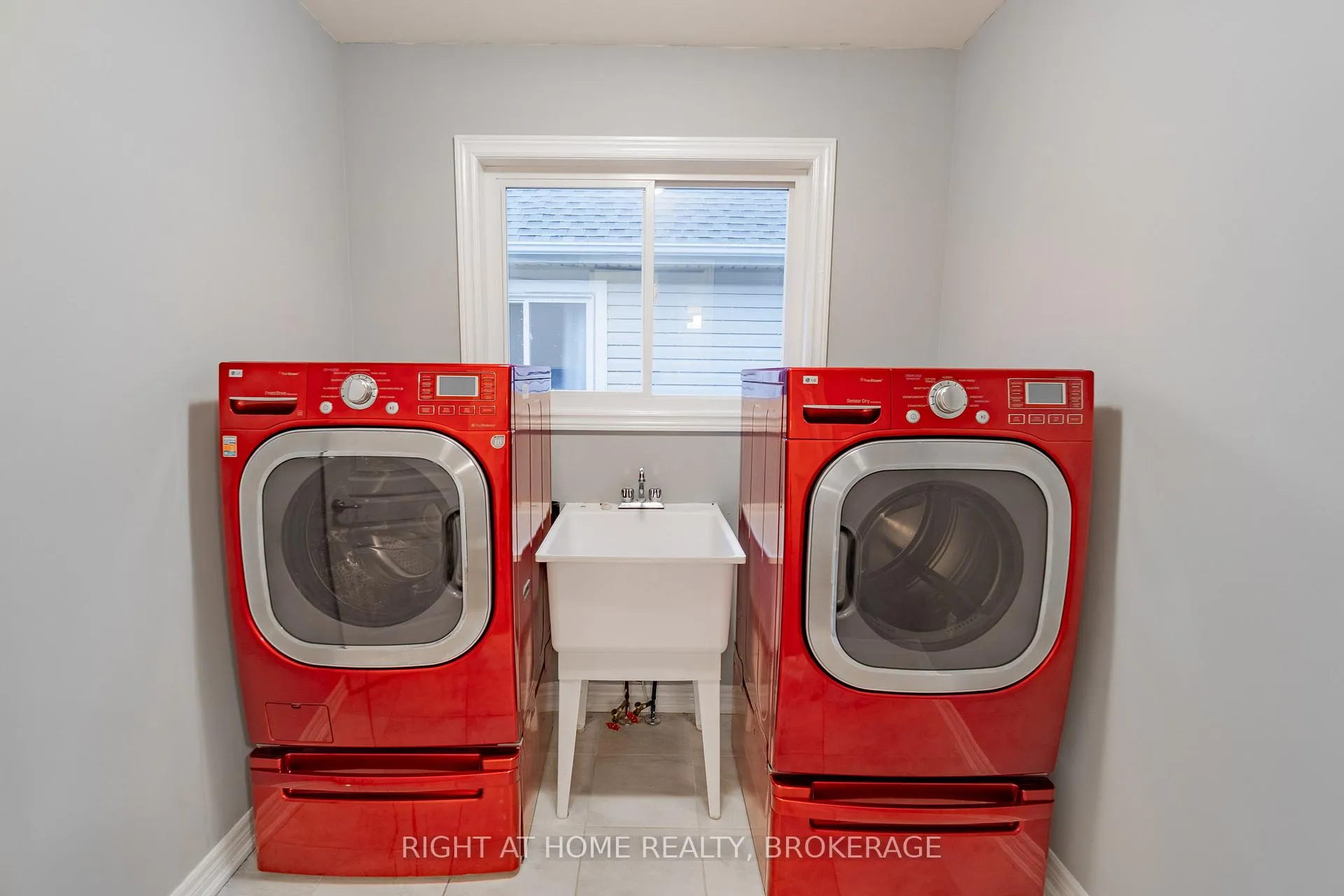 Photo 20 of 9513 Tallgrass Avenue, Niagara Falls, Lyons Creek — HOMEH