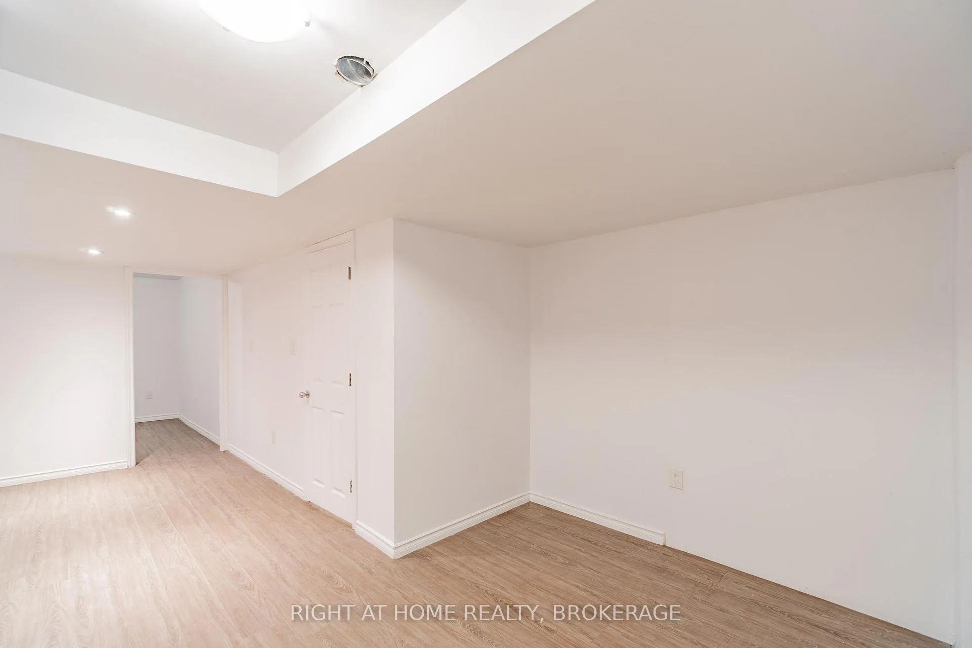 Photo 22 of 9513 Tallgrass Avenue, Niagara Falls, Lyons Creek — HOMEH