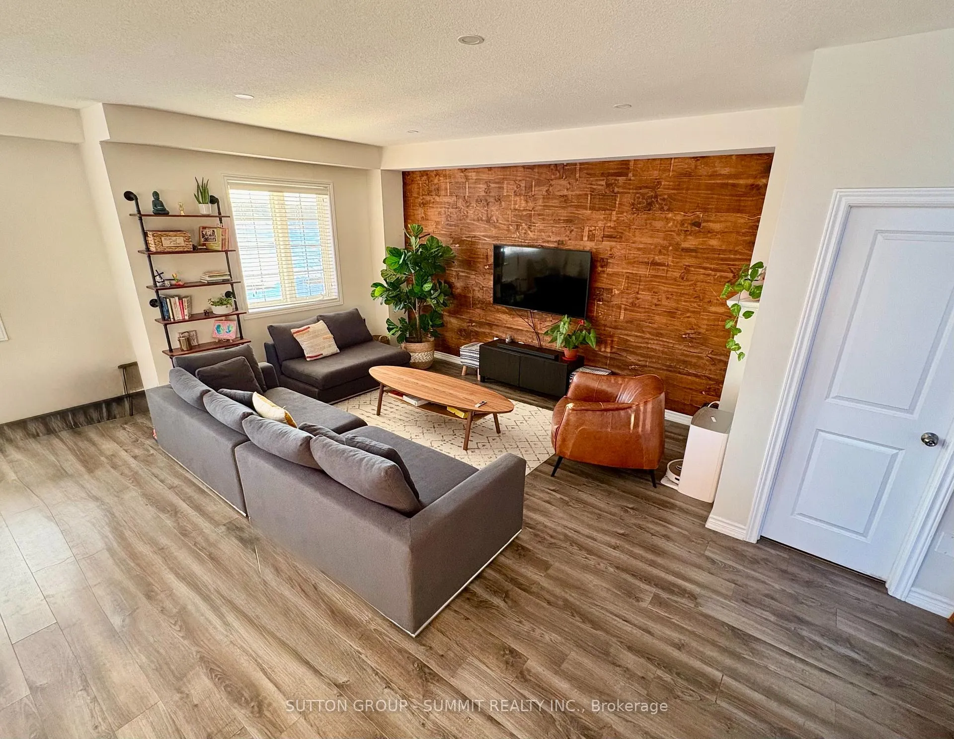 Photo 2 of 120 Cole Street, Hamilton, Waterdown — HOMEH