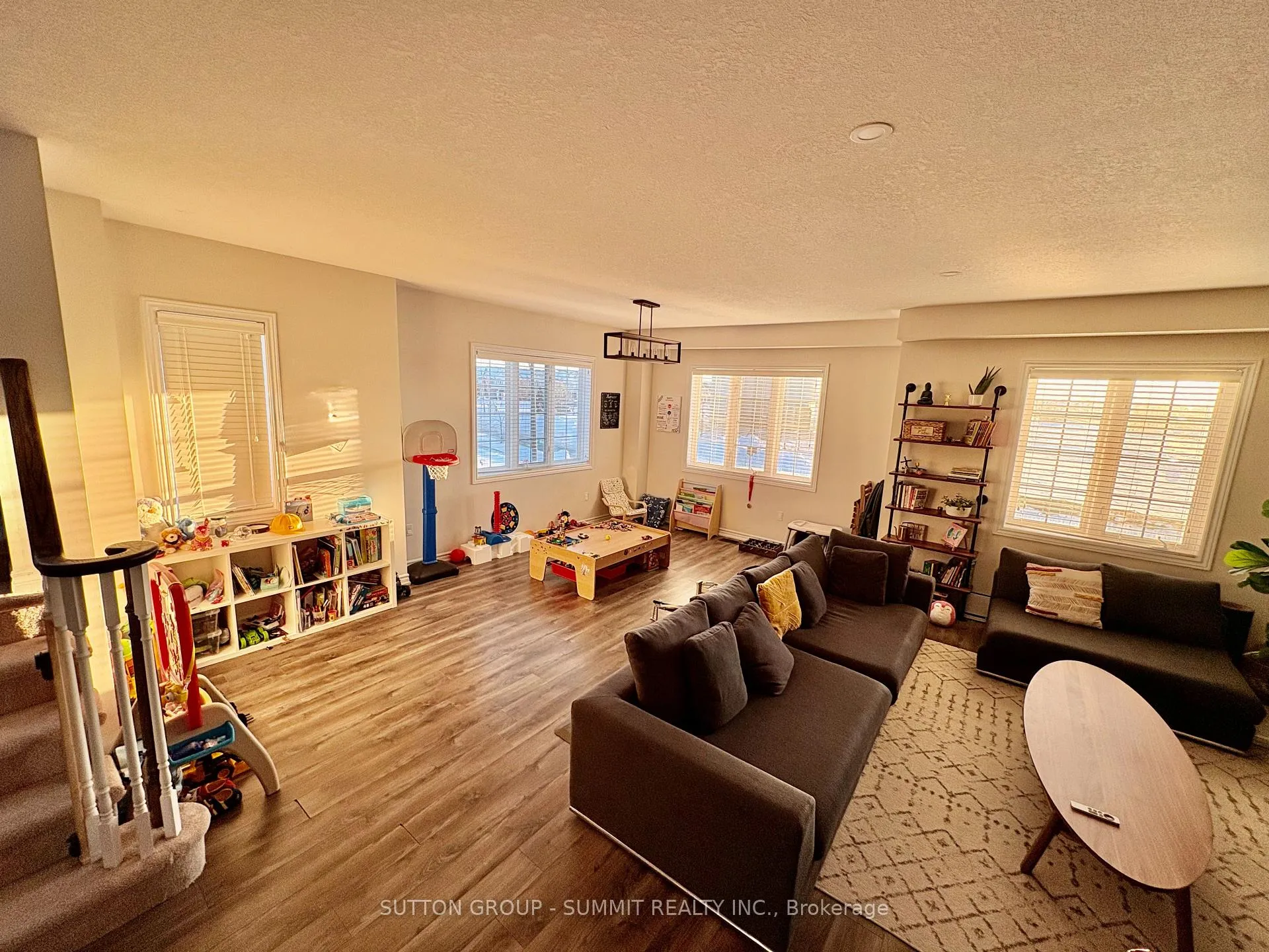 Photo 3 of 120 Cole Street, Hamilton, Waterdown — HOMEH