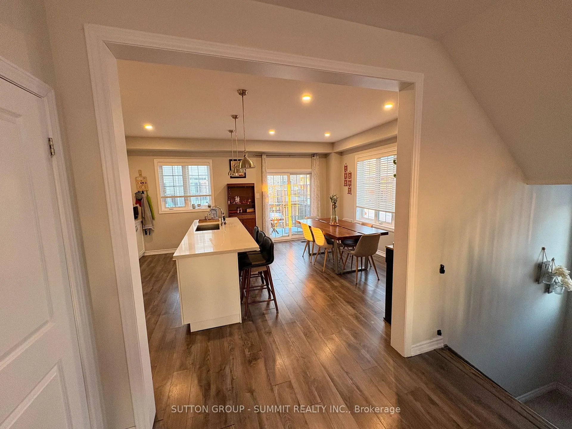Photo 7 of 120 Cole Street, Hamilton, Waterdown — HOMEH