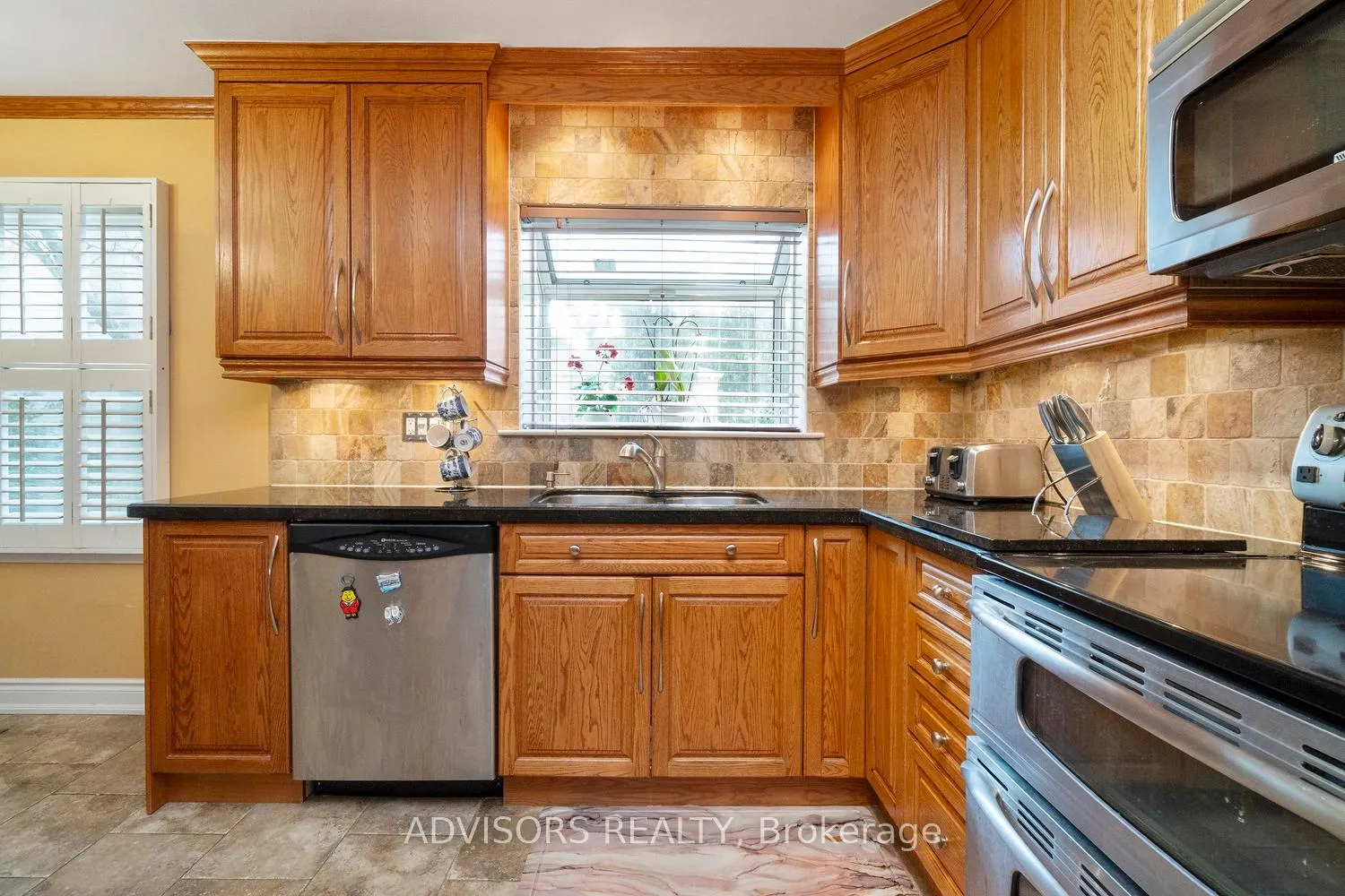 Photo 10 of 15 Alcaine Court, Markham, Thornhill — HOMEH