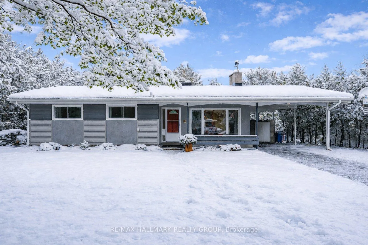 Photo 1 of 9 Newbury Avenue, Ottawa, Borden Farm/Stewart Farm/Carleton Heights/Parkwood Hills — HOMEH