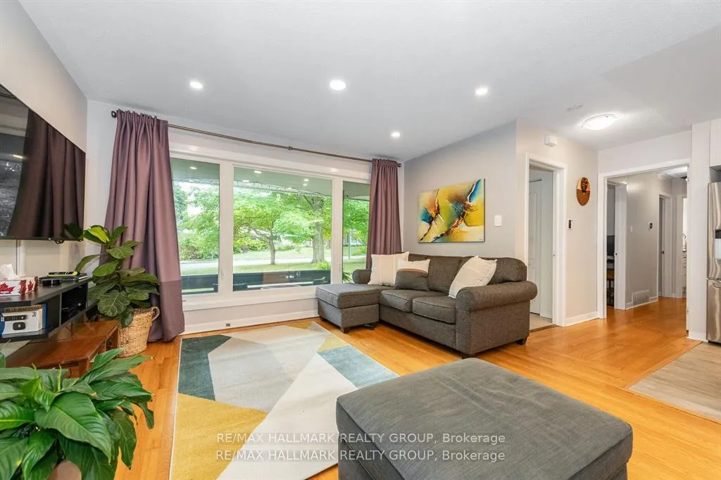 Photo 6 of 9 Newbury Avenue, Ottawa, Borden Farm/Stewart Farm/Carleton Heights/Parkwood Hills — HOMEH