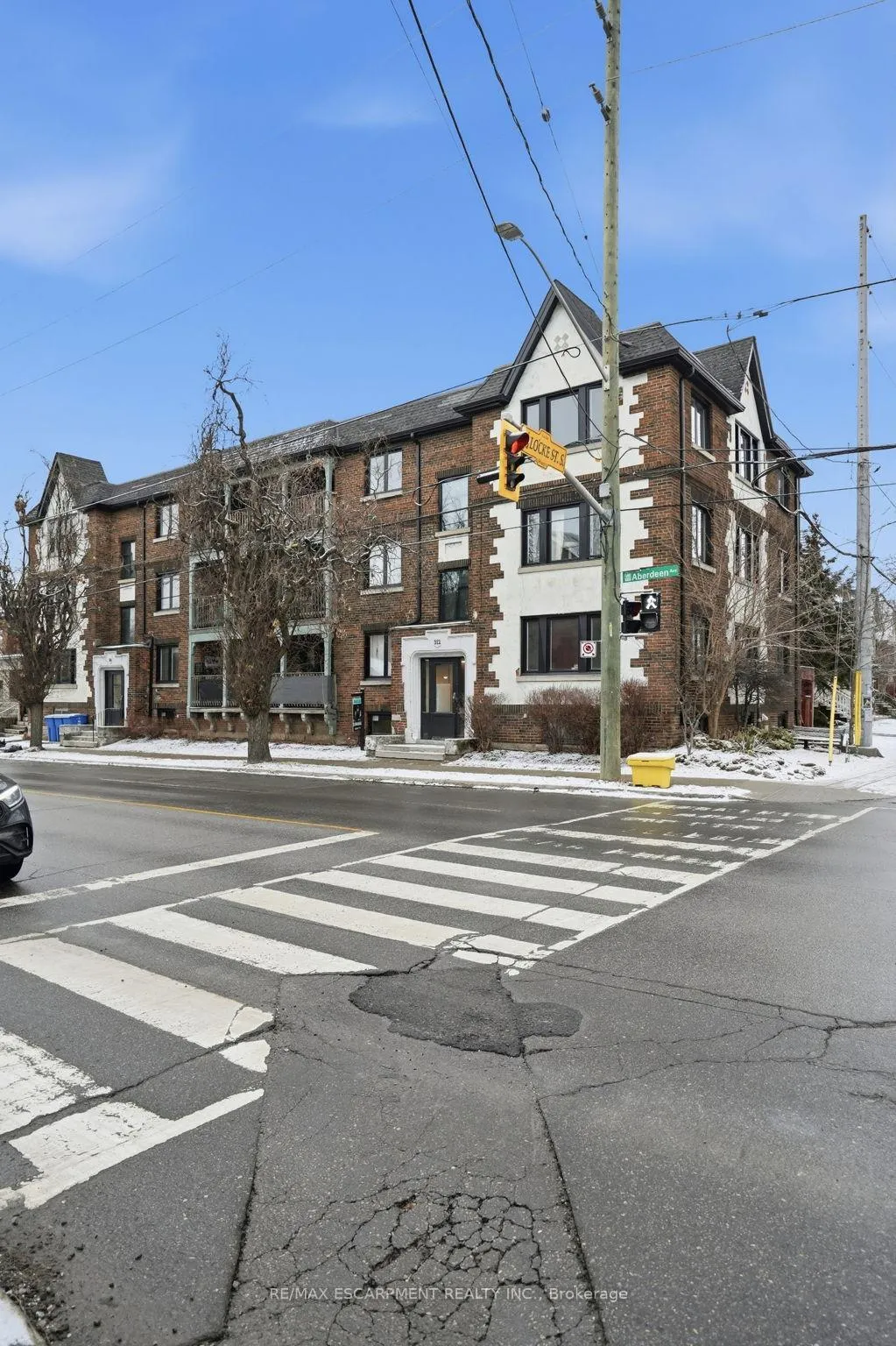 Photo 2 of Unit 8, 316 Aberdeen Avenue, Hamilton, Kirkendall — HOMEH