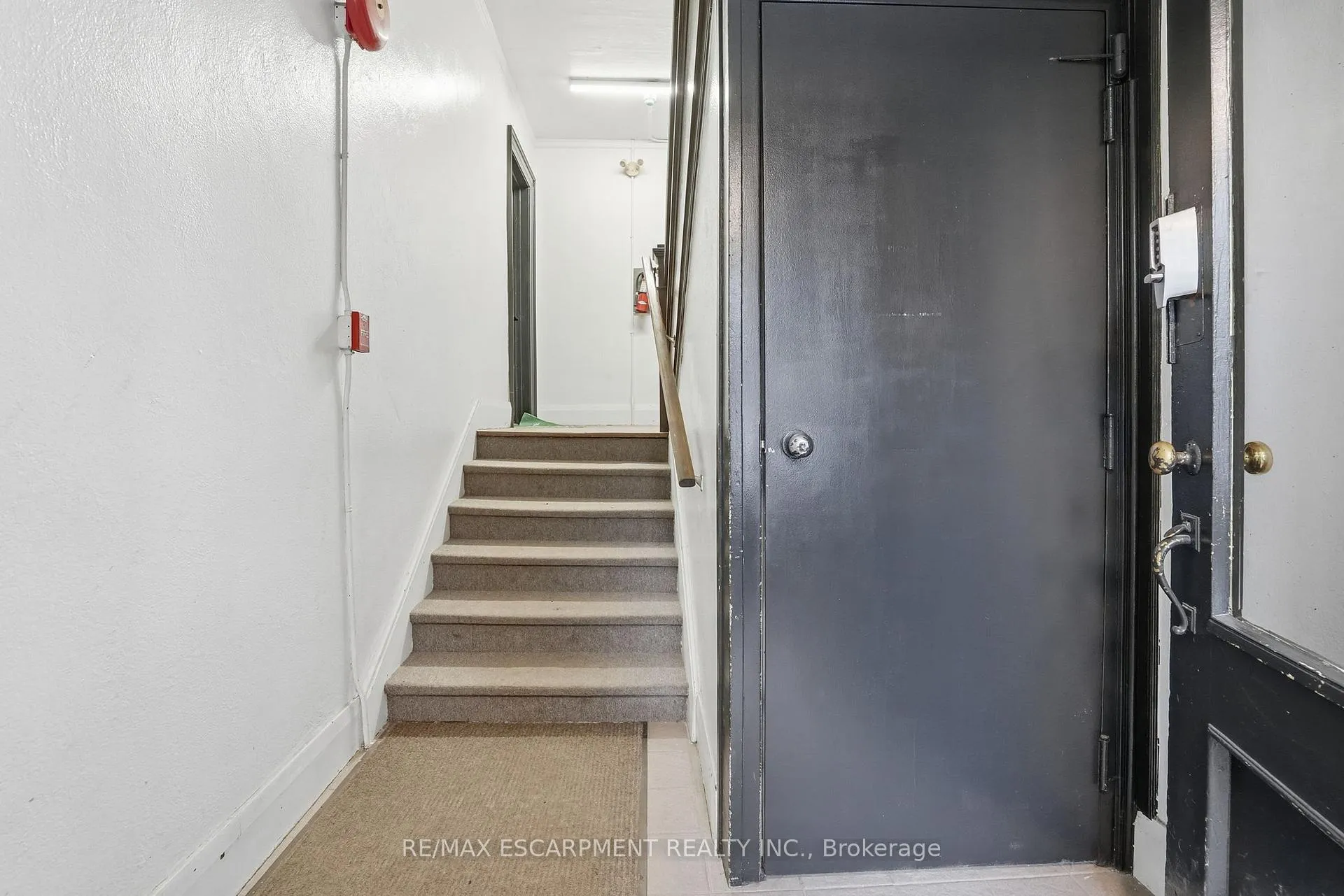 Photo 6 of Unit 8, 316 Aberdeen Avenue, Hamilton, Kirkendall — HOMEH