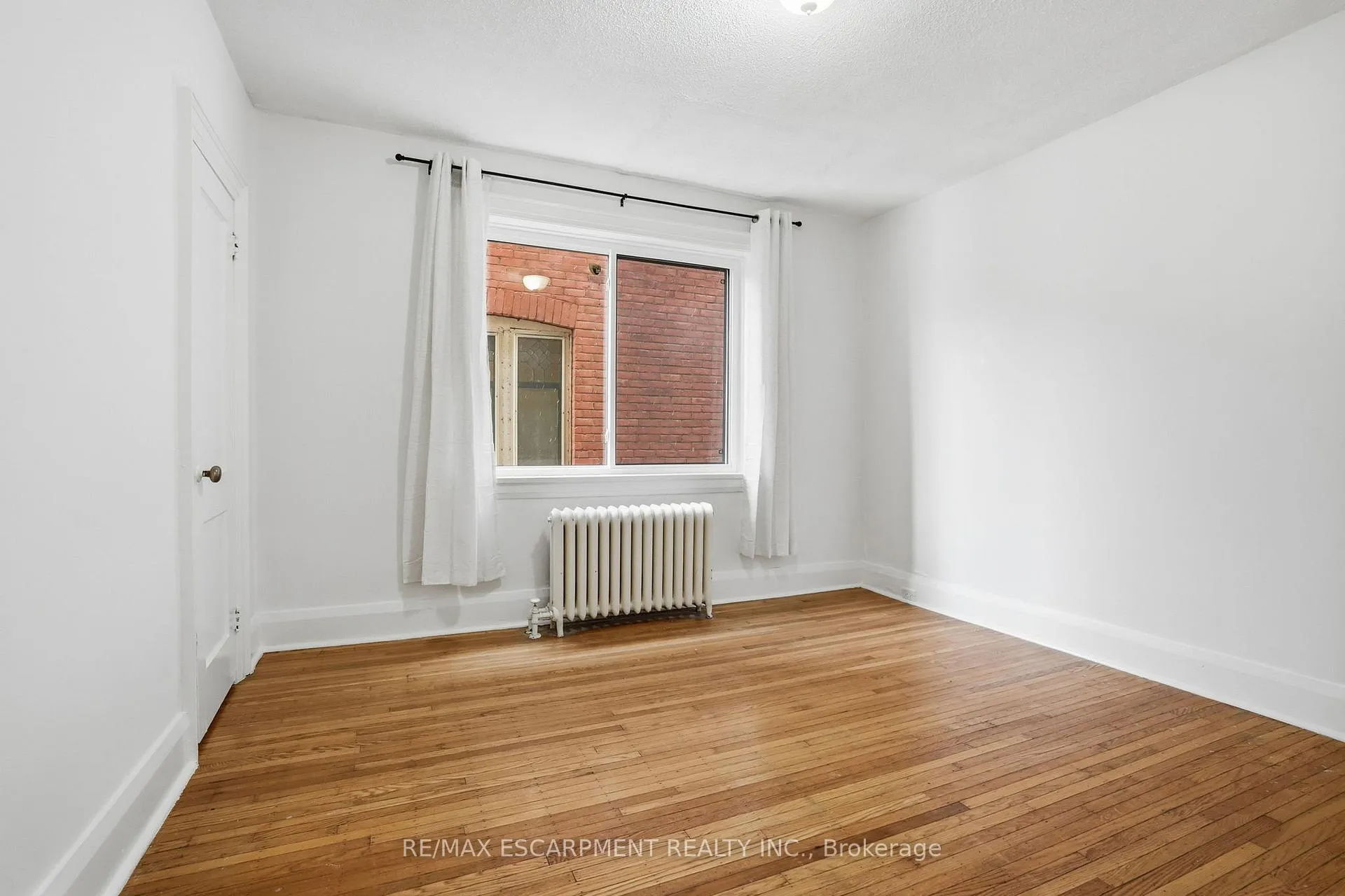 Photo 13 of Unit 8, 316 Aberdeen Avenue, Hamilton, Kirkendall — HOMEH