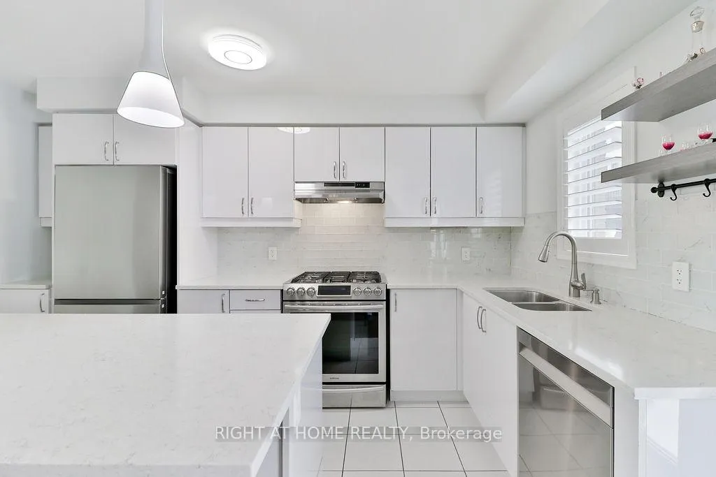 Photo 13 of Unit 6, 1125 Leger Way, Milton, Ford — HOMEH
