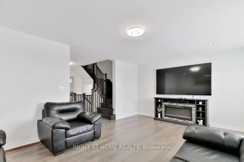 Photo 17 of Unit 6, 1125 Leger Way, Milton, Ford — HOMEH