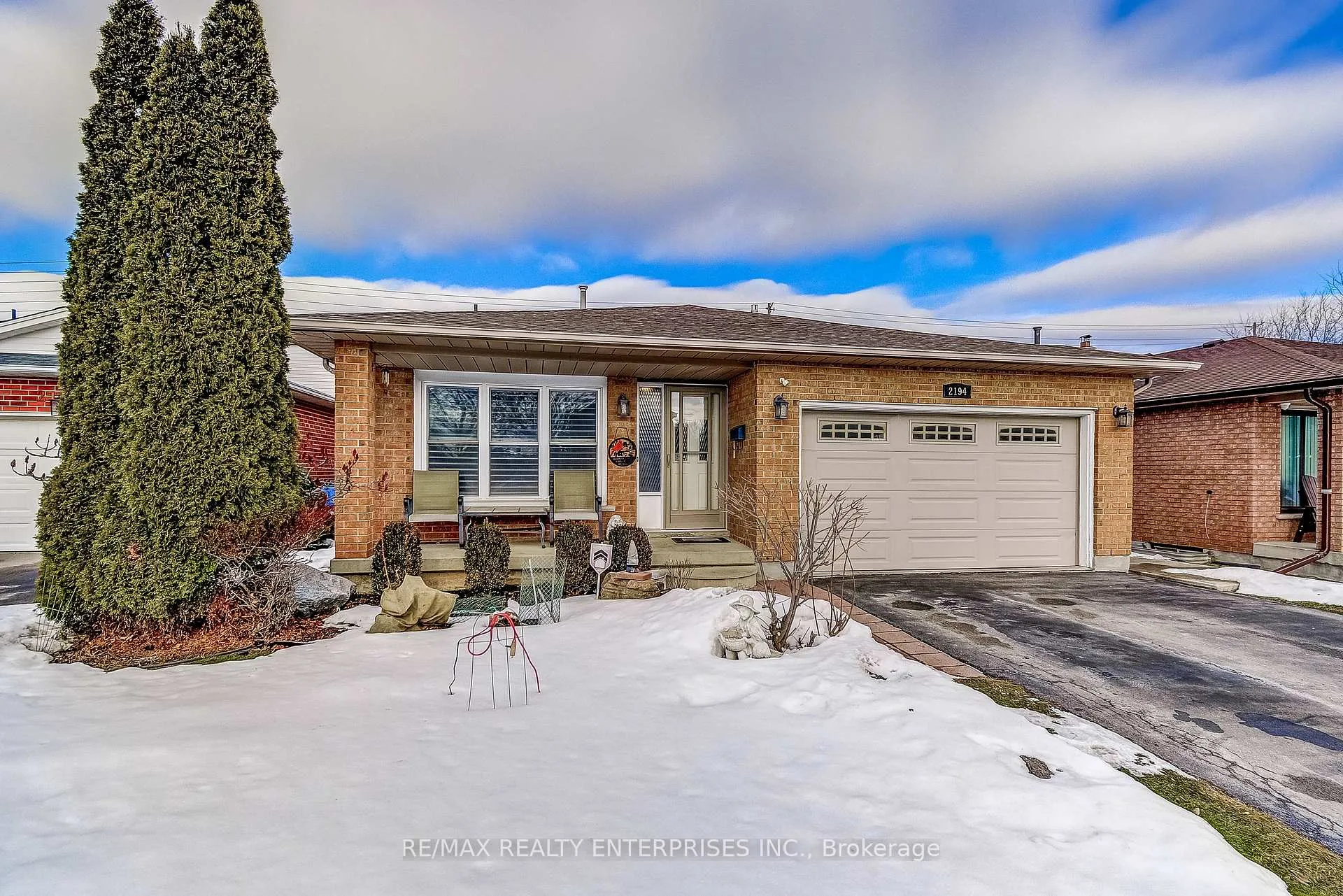 Photo 2 of 2194 Donald Road, Burlington, Headon — HOMEH