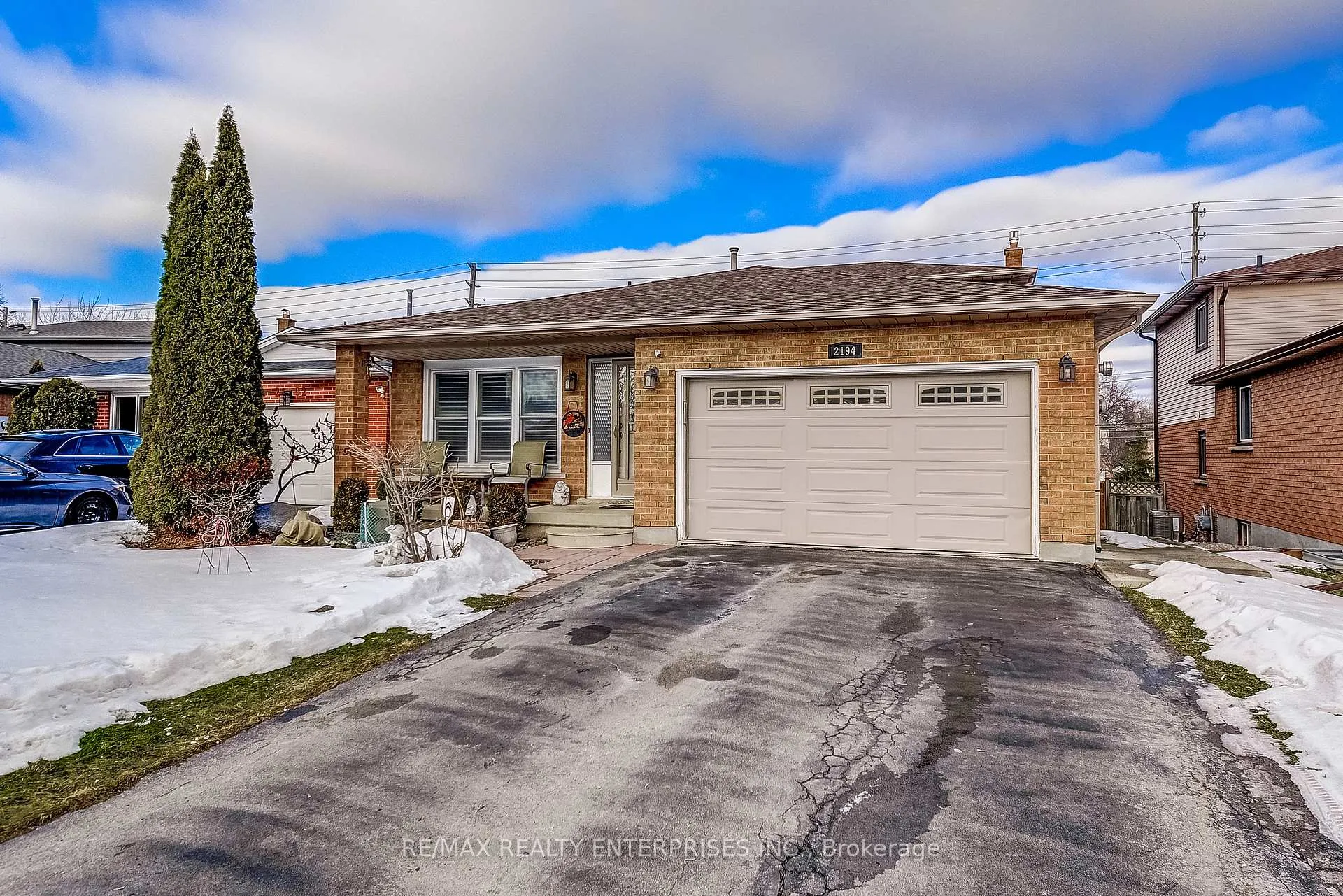 Photo 3 of 2194 Donald Road, Burlington, Headon — HOMEH