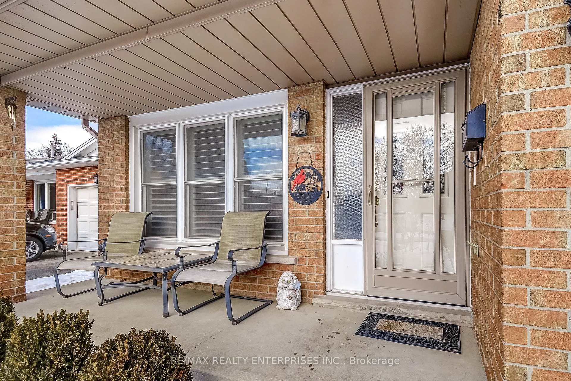 Photo 5 of 2194 Donald Road, Burlington, Headon — HOMEH