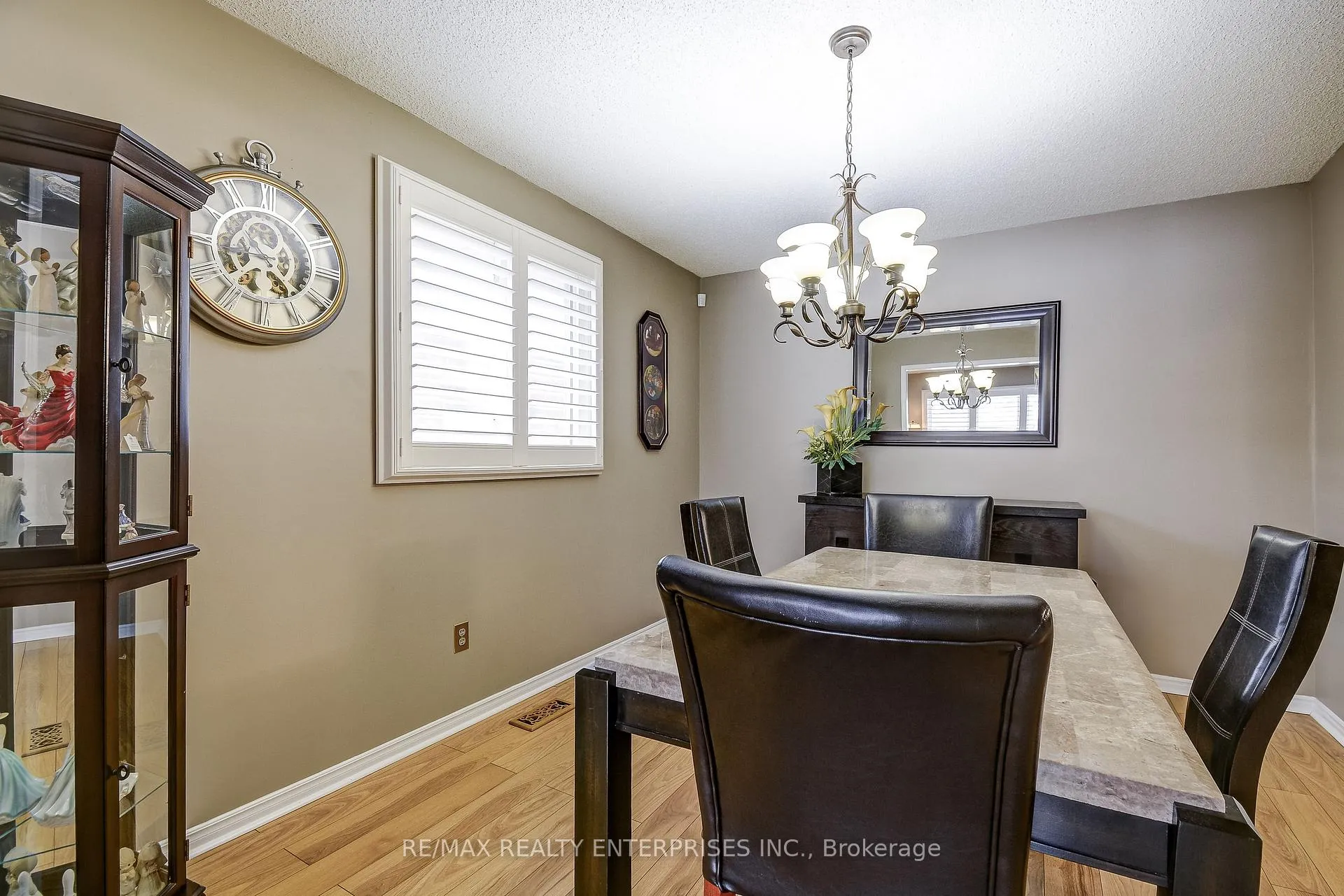 Photo 9 of 2194 Donald Road, Burlington, Headon — HOMEH