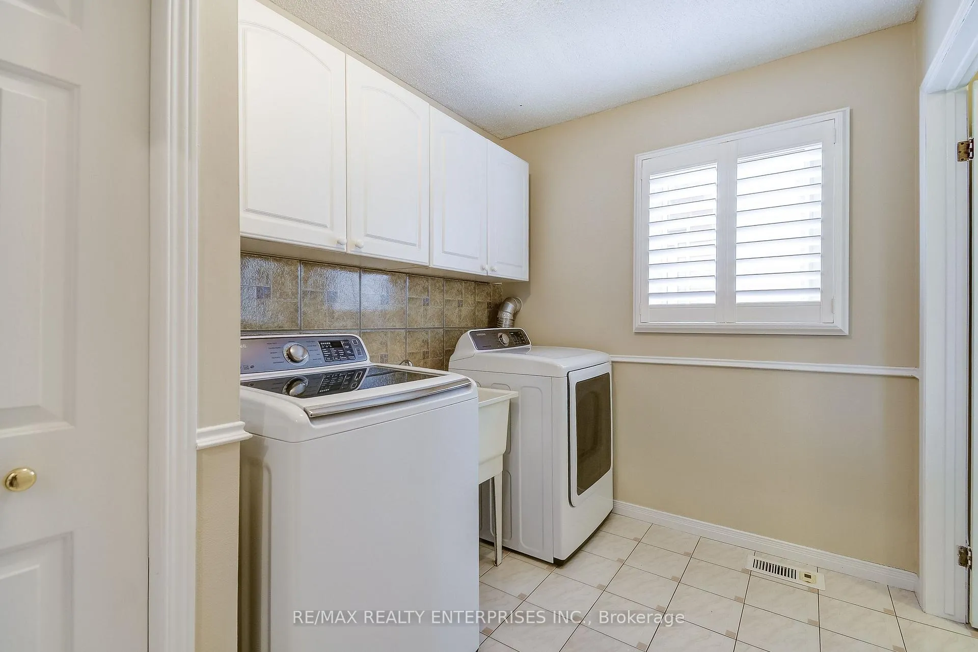 Photo 23 of 2194 Donald Road, Burlington, Headon — HOMEH