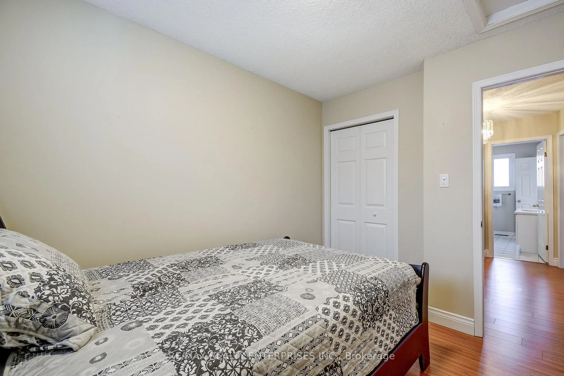 Photo 27 of 2194 Donald Road, Burlington, Headon — HOMEH