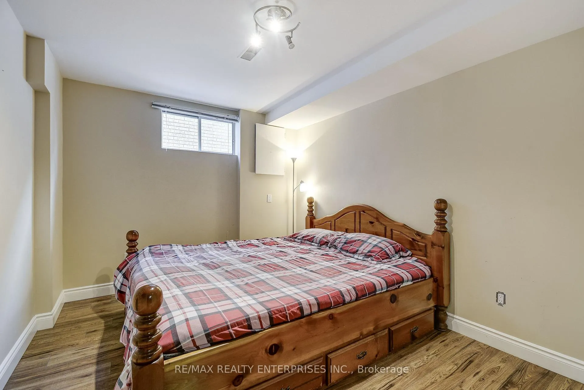 Photo 37 of 2194 Donald Road, Burlington, Headon — HOMEH
