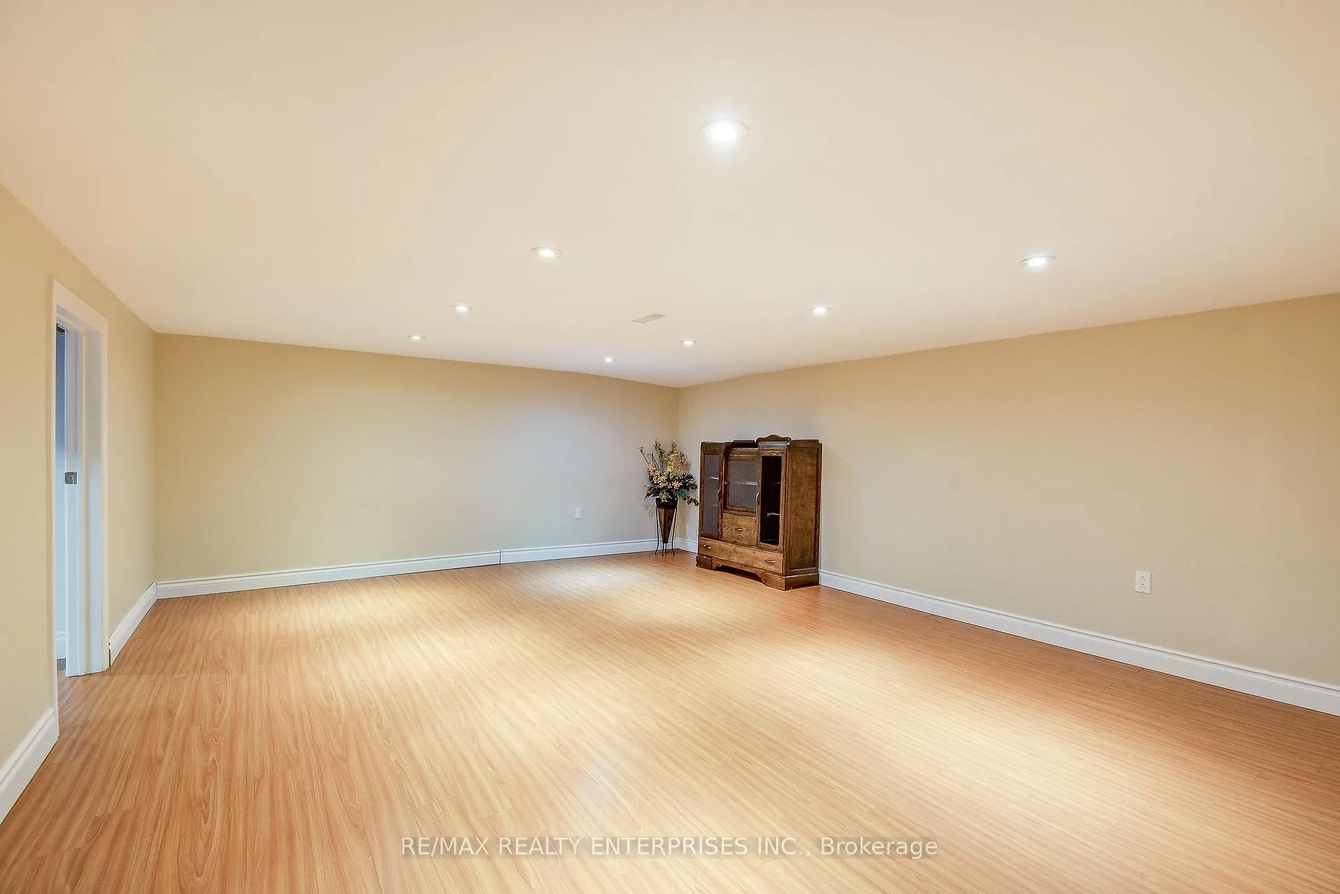 Photo 38 of 2194 Donald Road, Burlington, Headon — HOMEH