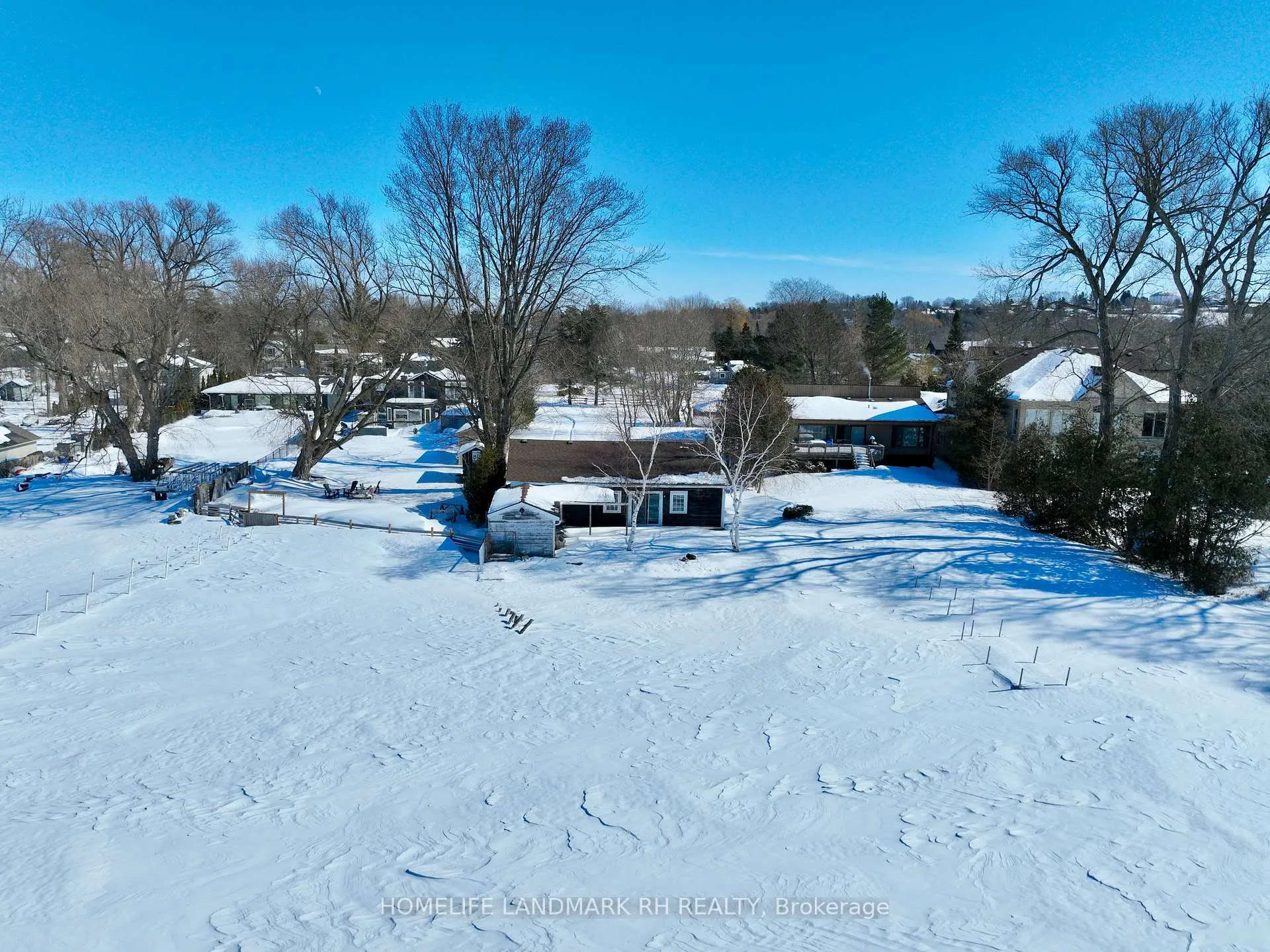Photo 7 of 586 Lake Drive S, Georgina, Keswick South — HOMEH