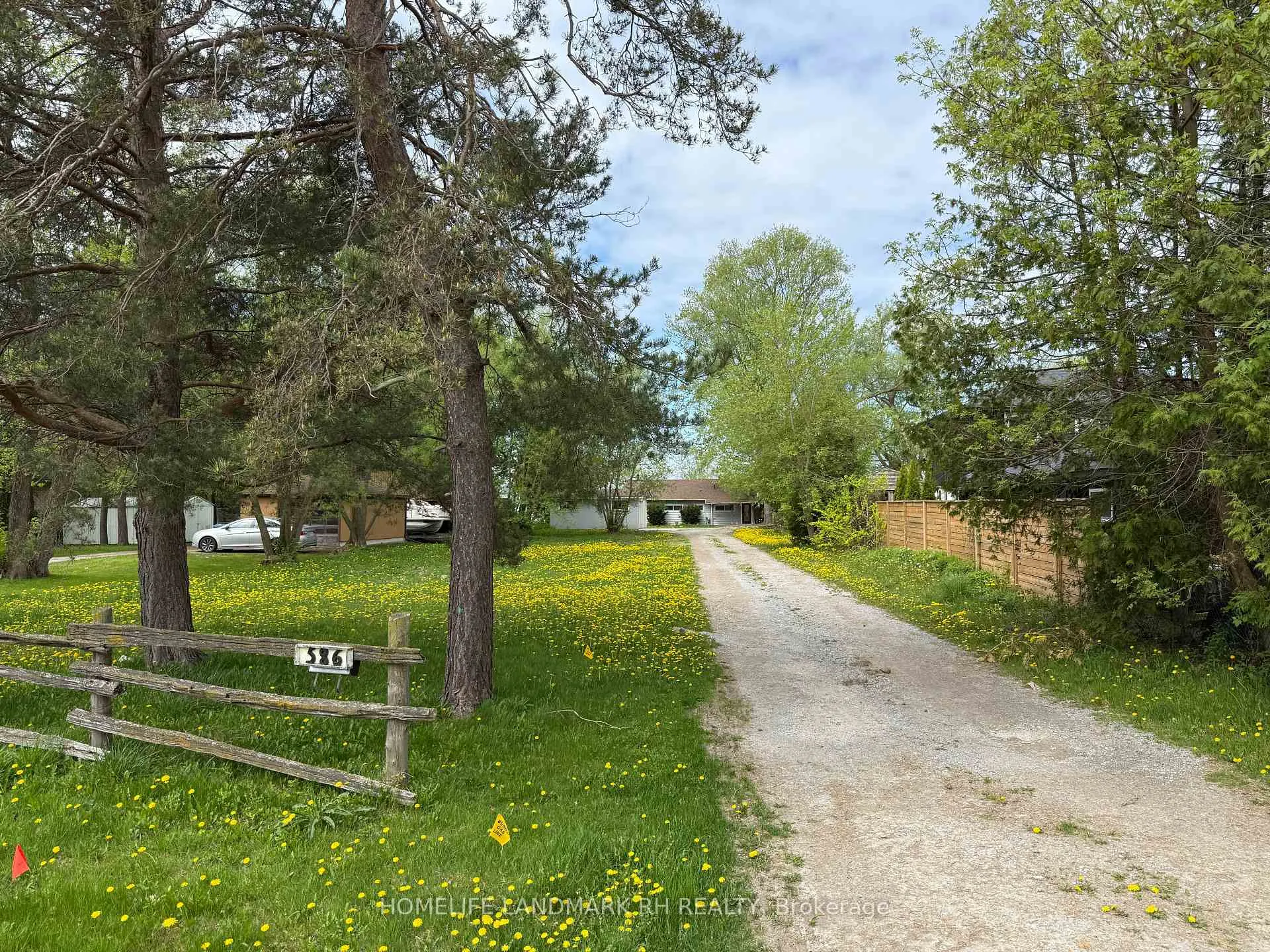 Photo 10 of 586 Lake Drive S, Georgina, Keswick South — HOMEH