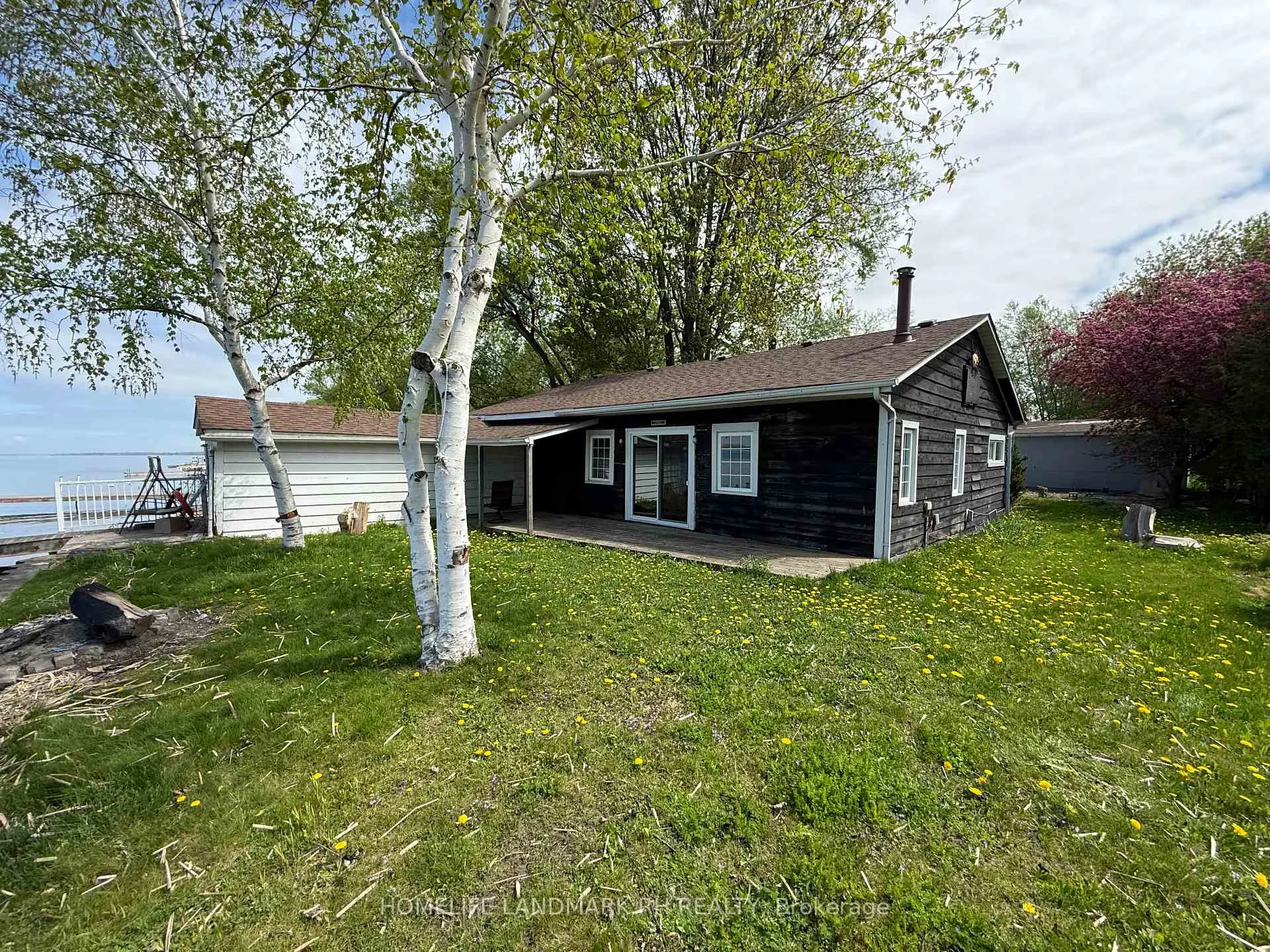 Photo 17 of 586 Lake Drive S, Georgina, Keswick South — HOMEH
