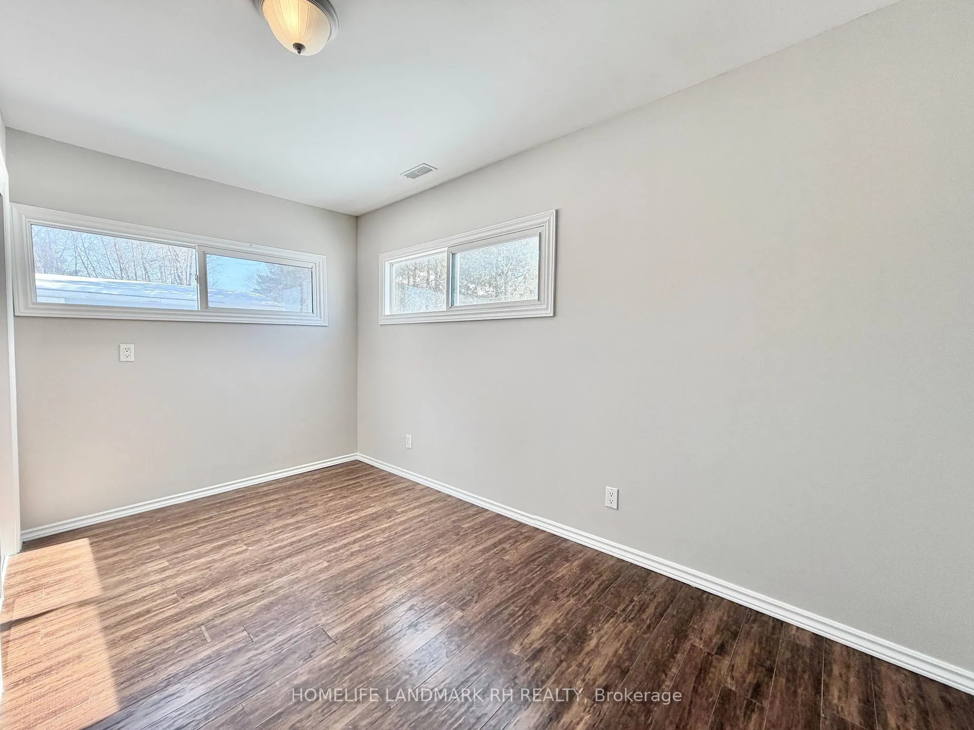 Photo 20 of 586 Lake Drive S, Georgina, Keswick South — HOMEH