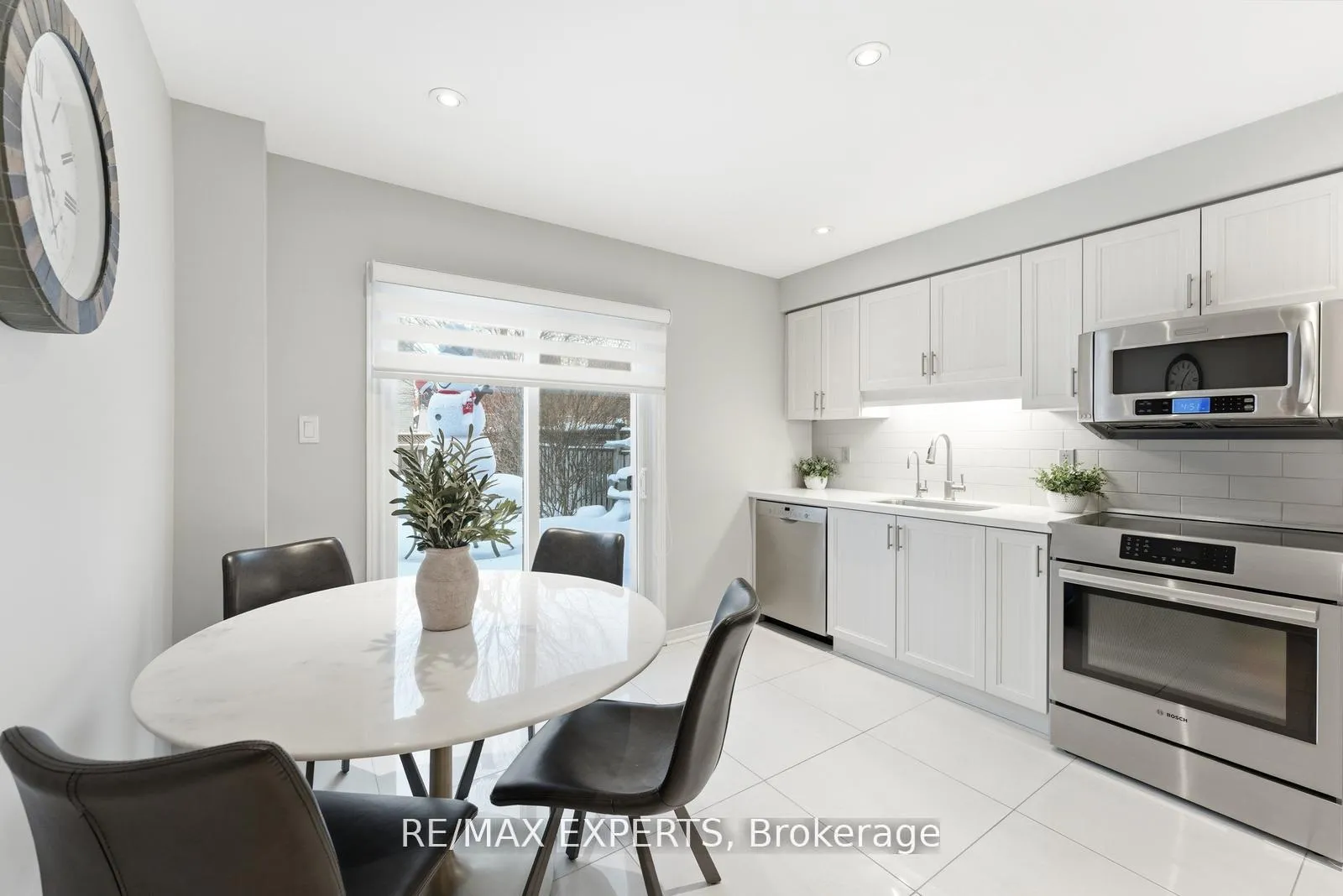Photo 13 of 75 Delattaye Avenue, Aurora, Bayview Northeast — HOMEH