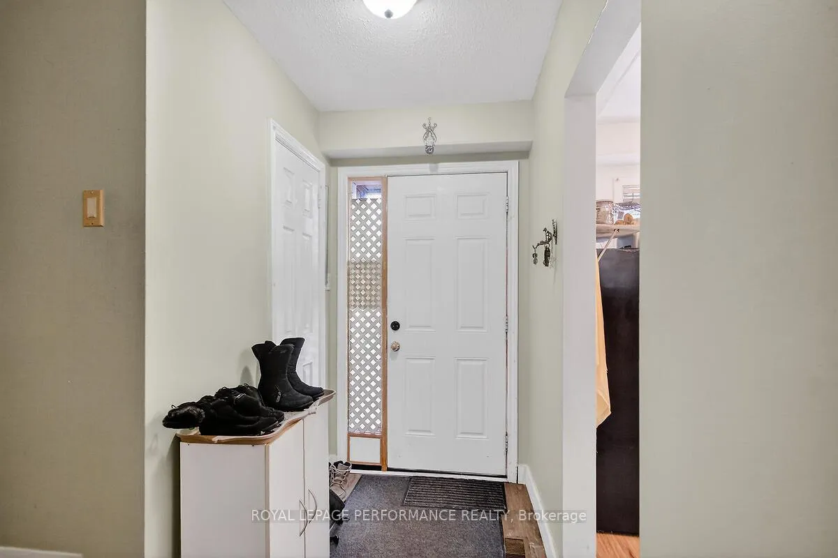 Photo 3 of Unit 9, 3064 Olympic Way, Ottawa, Blossom Park/Leitrim — HOMEH