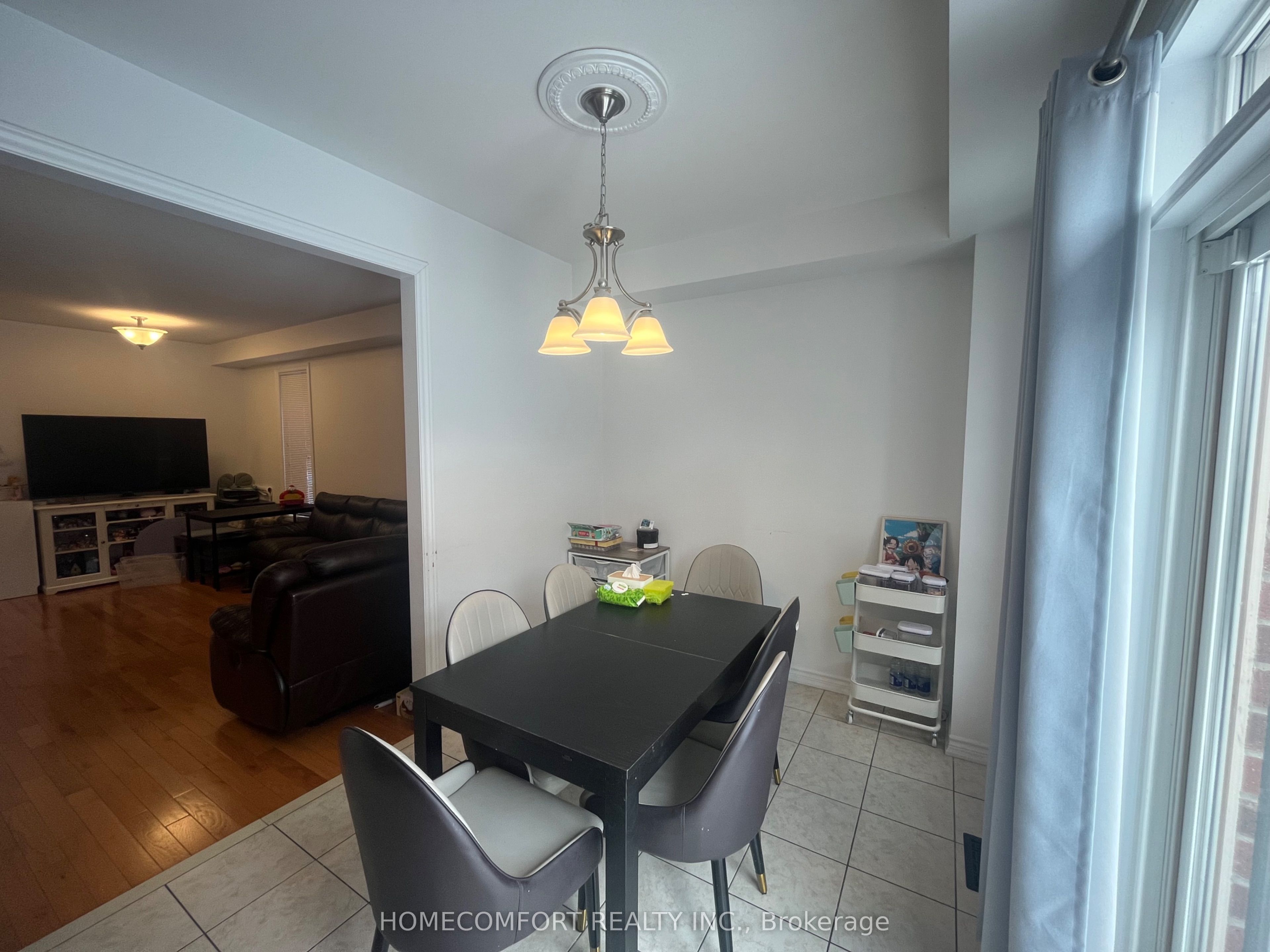 Photo 3 of 81 Carolina Rose Crescent, Markham, Wismer — HOMEH