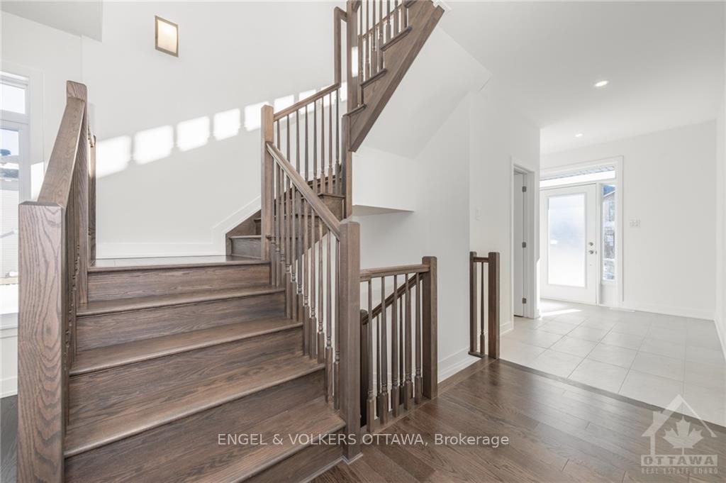 Photo 4 of 780 Ovation Grove, Ottawa, Leitrim — HOMEH