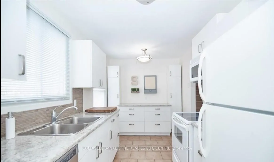 Photo 5 of 74 Allan Drive, St. Catharines, Fairview — HOMEH